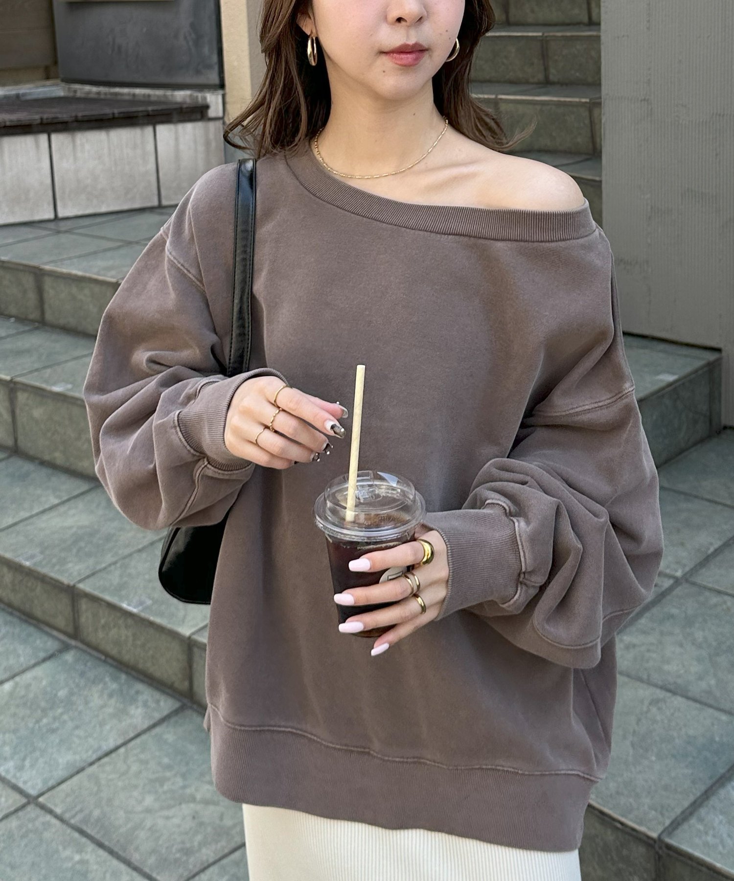 【ディスコート/Discoat】のピグメントワンショルスウェット インテリア・キッズ・メンズ・レディースファッション・服の通販 founy(ファニー) 　ファッション　Fashion　レディースファッション　Fashion for Women　トップス・カットソー　Cut & Sew Tops　レディースパーカー・カジュアルフーディー　Casual Hoodies & Sweatshirts　スウェット・クルーネックトップス　Sweatshirts & Crewnecks / Relaxed Fit Sweat Tops　コンパクト　Compact, Small Size　シンプル　Simple, Minimal　スウェット / スエット　Sweatshirt, Sweatwear　ロング　Long, Long-Length　ワンショル　One Shoulder, Asymmetrical　ヴィンテージ　Vintage Style　春　Spring　無地　Plain, Solid Color　A/W・秋冬　Autumn/Winter　ブラウン|ID: prp329100004738116 ipo3291000000034224616