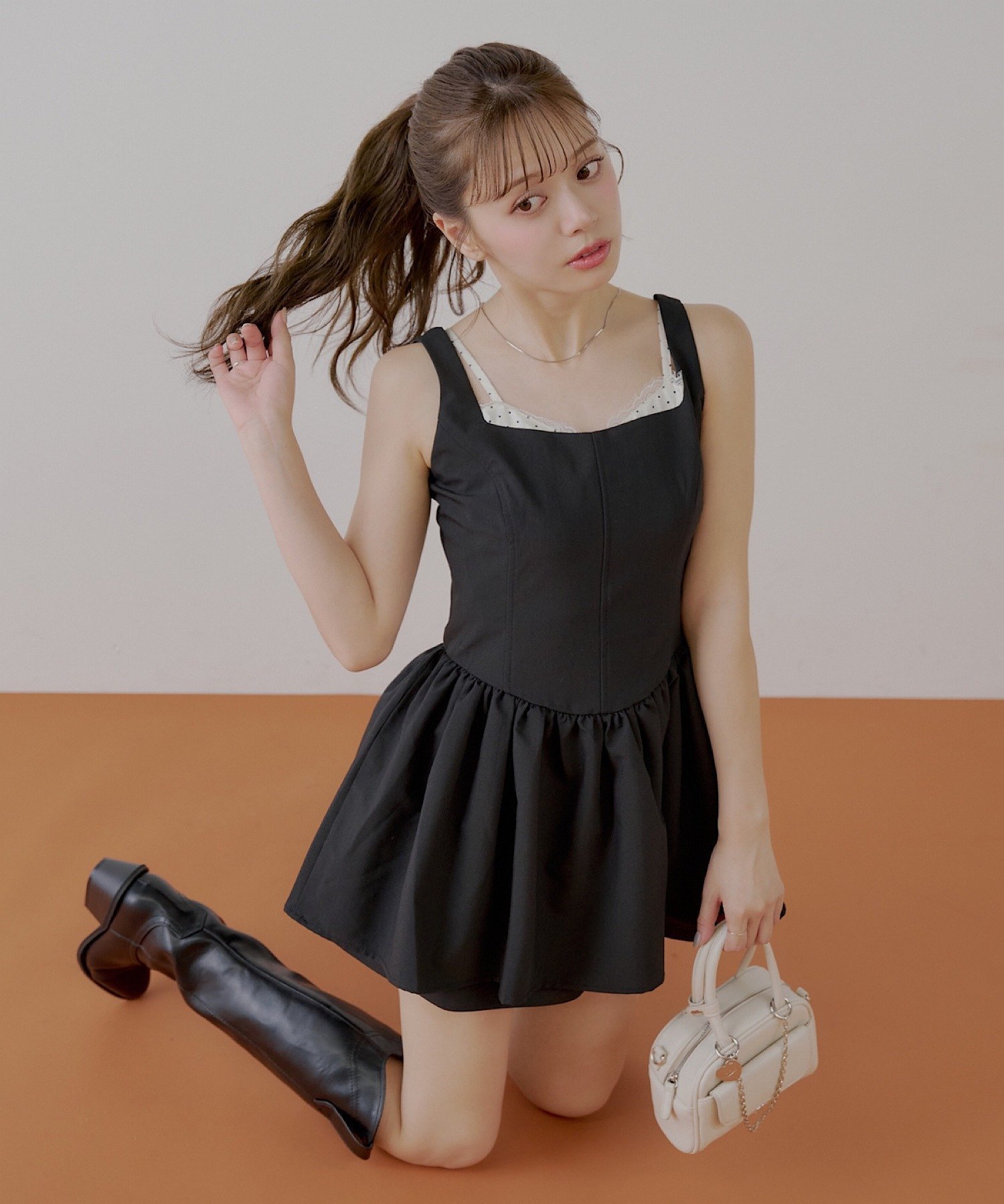 【パルグループ/PAL GROUP】の【Chico】レースレイヤードフレアキャミワンピース インテリア・キッズ・メンズ・レディースファッション・服の通販 founy(ファニー)  ファッション Fashion レディースファッション Fashion for Women ワンピース Dresses キャミソールワンピース Camisole Dresses キャミソール Camisole, Spaghetti Strap Top フレア Flare, Flared ミュール Mule, Backless Shoes レース Lace, Lace Fabric 再入荷 Restock / Back in Stock おすすめ Recommended / Our Picks ブラック|ID: prp329100004738165 ipo3291000000034380953