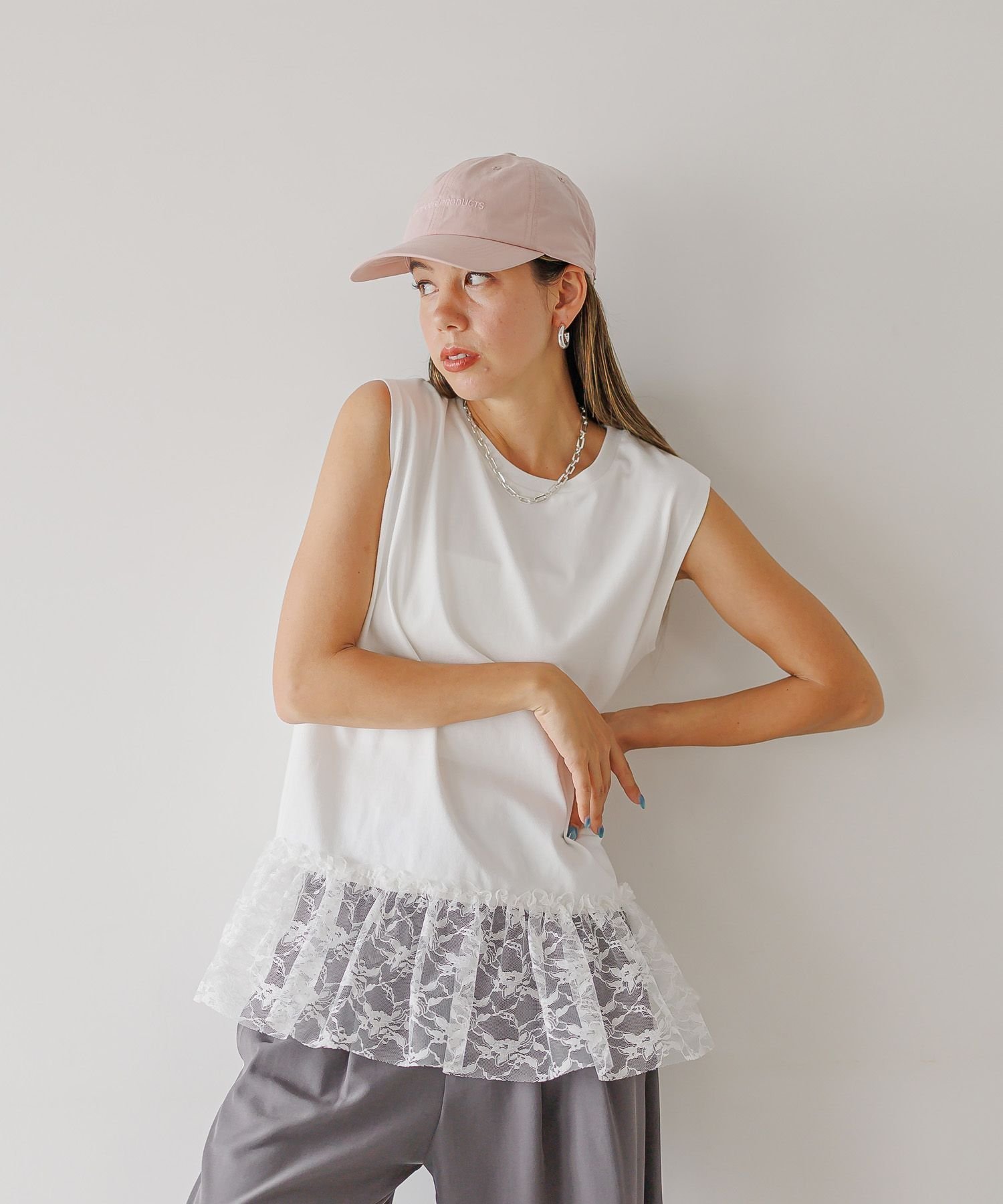 【ベイフロー/BAYFLOW】の一枚でもレイヤードにも レースヘムノースリーブプルオーバー 人気、トレンドファッション・服の通販 founy(ファニー) 　ファッション　Fashion　レディースファッション　Fashion for Women　トップス・カットソー　Cut & Sew Tops　キャミソール&ノースリーブ　Camisoles & Sleeveless Tops　カジュアルプルオーバー・ニットトップス　Pullovers & Knit Tops / Casual Pullovers　おすすめ　Recommended / Our Picks　カットソー　Cut and Sewn Top　ジャケット　Jacket, Outerwear　トレンド　Trend, Trending Now　レース　Lace, Lace Fabric　半袖　Short Sleeve, Half Sleeve　 other-1|ID: prp329100004738172 ipo3291000000034224971