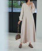 【スタイルデリ/STYLE DELI】の【LUXE】フロントファスナー微配色ワンピース 人気、トレンドファッション・服の通販 founy(ファニー) ファッション Fashion レディースファッション Fashion for Women ワンピース Dresses インナー Innerwear 秋 Autumn 切替 Switching, Contrast Panel サテン Satin, Glossy Fabric ジャケット Jacket, Outerwear ストレッチ Stretch, Stretchy Fabric スニーカー Sneakers, Trainers スリット Slit, Slit Detail ツイル Twist, Twisted Detail デコルテ Décolleté, Neckline 長袖 Long Sleeve, Full Sleeve ハイネック High Neck, Mock Neck パーカー Hoodie, Parka フレア Flare, Flared フロント Front, Front Design ブルゾン Blouson, Bomber Jacket ポケット Pocket, Pocket Detail ループ Loop, Loop Knit 冬 Winter / This Winter 夏 Summer エレガント 上品 Elegant ビジネス 仕事 通勤 Business / Work / Commuting thumbnail エクリュベージュ|ID: prp329100004738180 ipo3291000000034225011