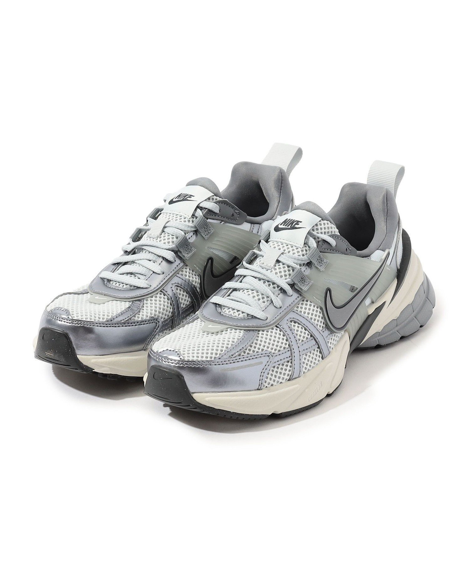 【トゥモローランド/TOMORROWLAND】のNike V2K RUN スニーカー インテリア・キッズ・メンズ・レディースファッション・服の通販 founy(ファニー) 　ファッション　Fashion　レディースファッション　Fashion for Women　シューズ　Shoes, Footwear　スニーカー　Sneakers, Trainers　スポーツ　Sports, Activewear　ビンテージ　Vintage, Retro Style　ランニング　Running, Running Wear, Activewear, Jogging　人気　Popular, Best Seller　16 ホワイト系|ID: prp329100004738259 ipo3291000000034374216