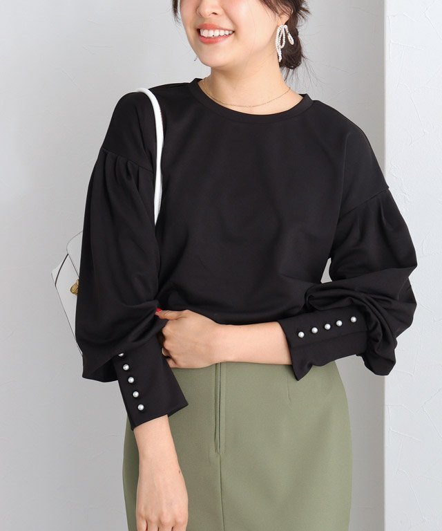 【ピエロ/Pierrot】の袖パールボタンボリュームスリーブカットソー インテリア・キッズ・メンズ・レディースファッション・服の通販 founy(ファニー) https://founy.com/ ファッション Fashion レディースファッション Fashion for Women トップス・カットソー Cut & Sew Tops カットソー・ベーシックTシャツ Cut-and-Sewn Tops / Stretch Tees & Basics ボリューム袖・フリルスリーブブラウス Voluminous & Ruffle Sleeves / Puffy Sleeve Tops パール Pearl, Pearl Accent |ID: prp329100004738317 ipo3291000000034225812