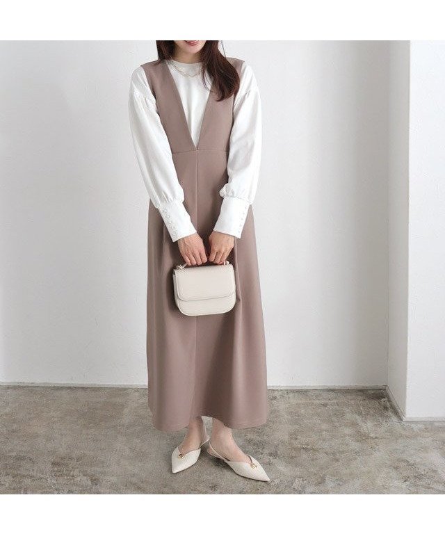 【ピエロ/Pierrot】の袖パールボタンボリュームスリーブカットソー インテリア・キッズ・メンズ・レディースファッション・服の通販 founy(ファニー) 　ファッション　Fashion　レディースファッション　Fashion for Women　トップス・カットソー　Cut & Sew Tops　カットソー・ベーシックTシャツ　Cut-and-Sewn Tops / Stretch Tees & Basics　ボリューム袖・フリルスリーブブラウス　Voluminous & Ruffle Sleeves / Puffy Sleeve Tops　パール　Pearl, Pearl Accent　オフホワイト|ID: prp329100004738317 ipo3291000000034225814