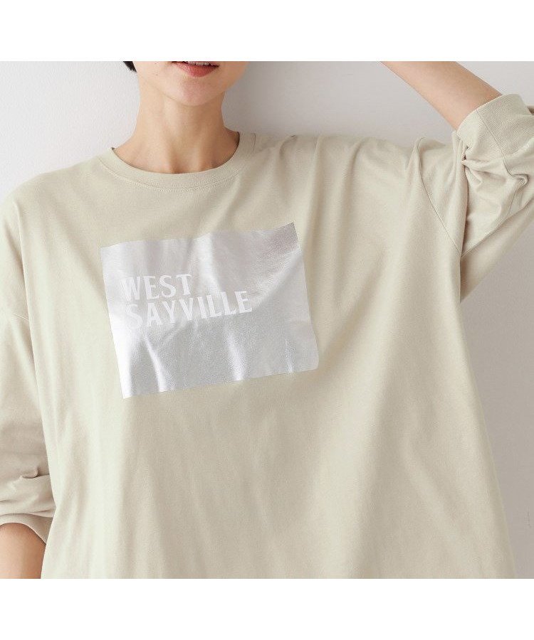 【デッサン/Dessin】の【洗える】箔プリントロングTシャツ インテリア・キッズ・メンズ・レディースファッション・服の通販 founy(ファニー) 　ファッション　Fashion　レディースファッション　Fashion for Women　トップス・カットソー　Cut & Sew Tops　シャツ・ブラウス・オフィスカジュアル　Elegant Blouses & Button-Ups　ロングTシャツ・Tシャツ　Longline T-Shirts & Tees　ギャザー　Gathered, Ruffled　シルバー　Silver, Metallic Silver　シンプル　Simple, Minimal　スマート　Smart, Elegant　プリント　Print, Printed Pattern　ロング　Long, Long-Length　洗える　Machine Washable　グレージュ|ID: prp329100004738348 ipo3291000000034226032