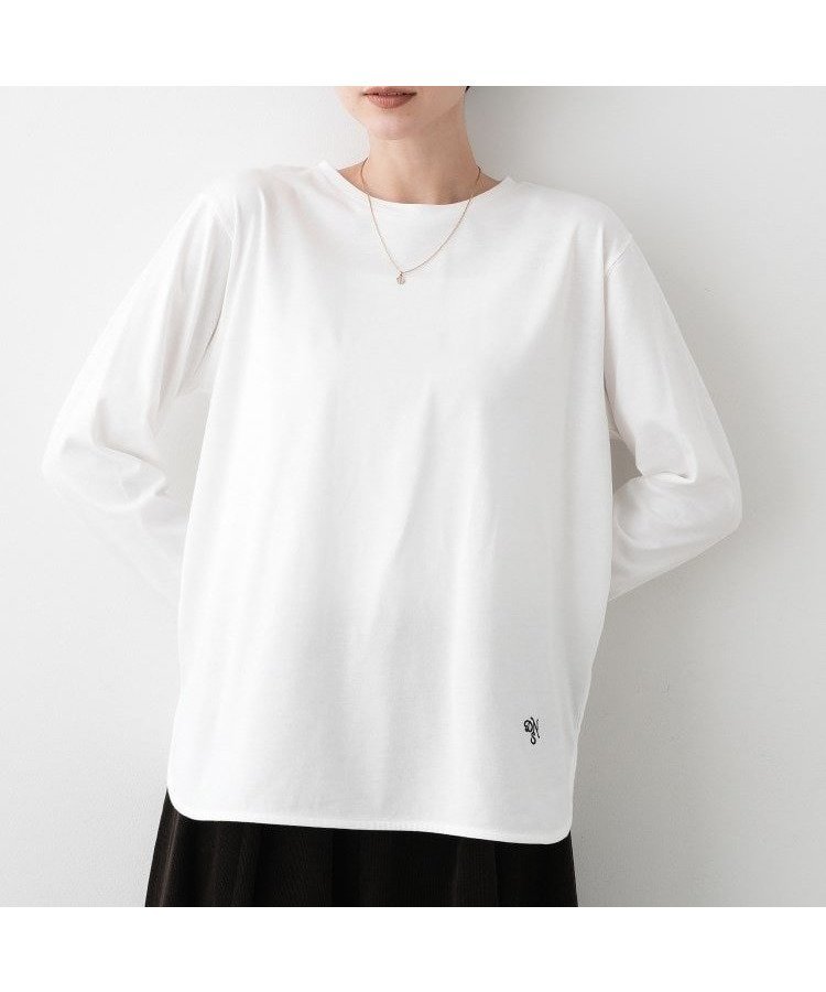 【デッサン/Dessin】の【選べる首元デザイン/洗える】クルーネックロングTシャツ インテリア・キッズ・メンズ・レディースファッション・服の通販 founy(ファニー) 　ファッション　Fashion　レディースファッション　Fashion for Women　トップス・カットソー　Cut & Sew Tops　シャツ・ブラウス・オフィスカジュアル　Elegant Blouses & Button-Ups　ロングTシャツ・Tシャツ　Longline T-Shirts & Tees　インナー　Innerwear　カーディガン　Cardigan, Knitwear　スマート　Smart, Elegant　デニム　Denim, Jeans Material　ベスト　Vest, Waistcoat　ワンポイント　One Point, Statement Accent　洗える　Machine Washable　A/W・秋冬　Autumn/Winter　ホワイト|ID: prp329100004738391 ipo3291000000034226318