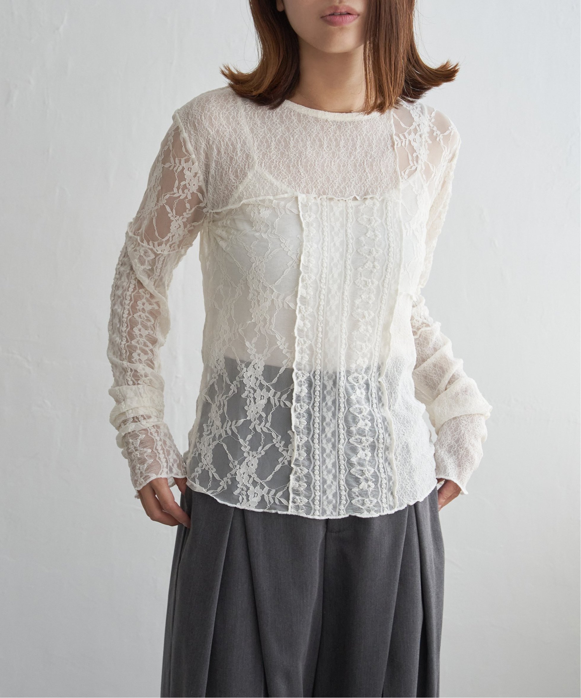 【ノッチ/notch】のレースパッチワークロンT インテリア・キッズ・メンズ・レディースファッション・服の通販 founy(ファニー) 　ファッション　Fashion　レディースファッション　Fashion for Women　トップス・カットソー　Cut & Sew Tops　ロングTシャツ・Tシャツ　Longline T-Shirts & Tees　シアー　Sheer, See-Through　シンプル　Simple, Minimal　スラックス　Slacks, Dress Pants　デニム　Denim, Jeans Material　パッチワーク　Patchwork, Mixed Fabric　レース　Lace, Lace Fabric　ロング　Long, Long-Length　春　Spring　ホワイト|ID: prp329100004738397 ipo3291000000034226359
