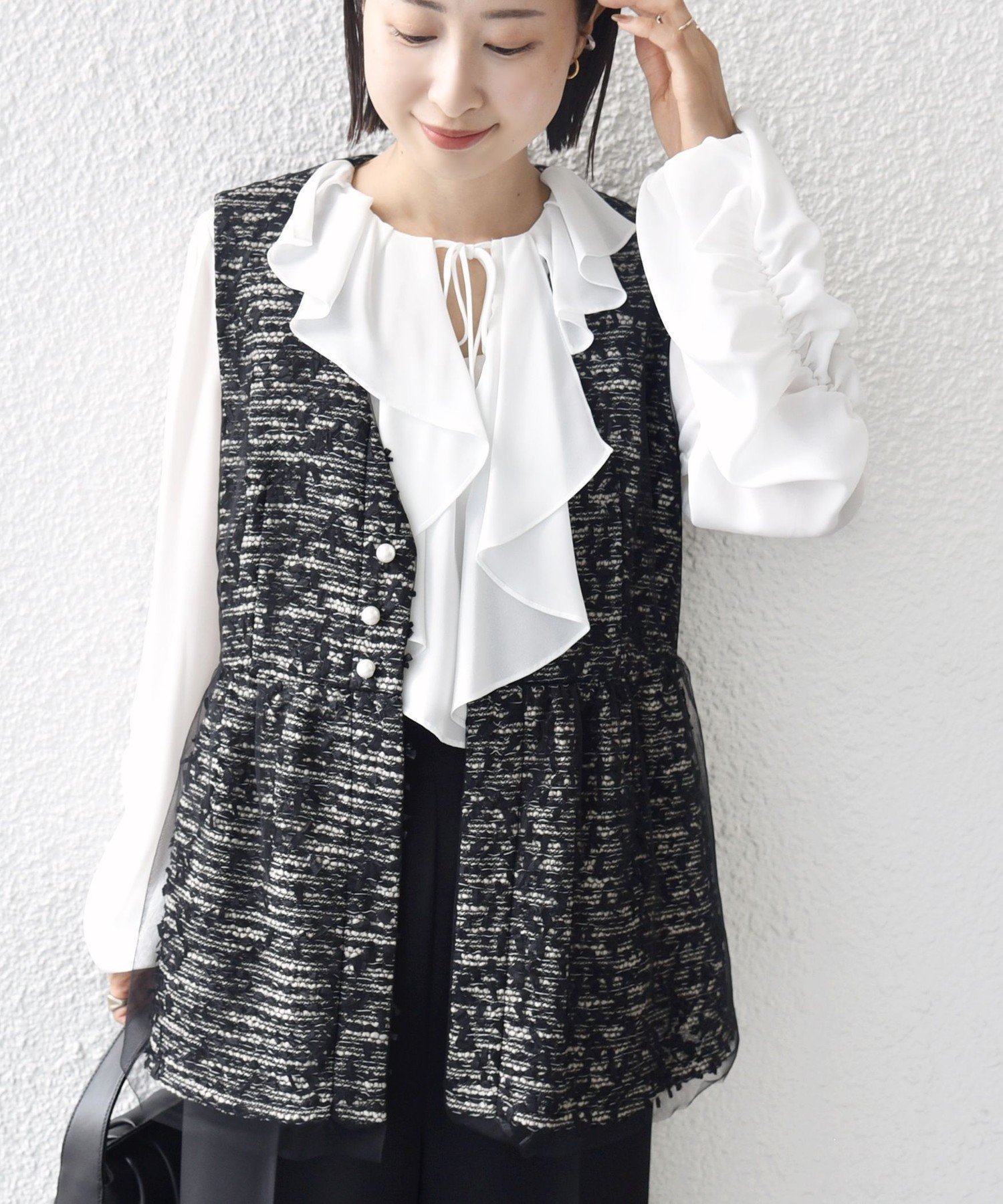 【シップス フォー ウィメン/SHIPS】の【SHIPS別注】troisiemeCHACO チュール ジレ(セレモニー対応可) 人気、トレンドファッション・服の通販 founy(ファニー) 　ファッション　Fashion　レディースファッション　Fashion for Women　アウター　Coat / Outerwear Collection　トップス・カットソー　Cut & Sew Tops　ベスト&ジレ / 重ね着スタイル　Vests & Gilets　インナー　Innerwear　ジャケット　Jacket, Outerwear　チュール　Tulip, Tulip Motif　ツイード　Twill, Twill Weave　デニム　Denim, Jeans Material　パール　Pearl, Pearl Accent　フェミニン　Feminine, Girly　ポケット　Pocket, Pocket Detail　別注　Limited Edition, Custom Order　ミックス　Mix, Mixed Style　エレガント 上品　Elegant　セレモニー　Ceremony　ビジネス 仕事 通勤　Business / Work / Commuting　2025年　2025　2025-2026秋冬・A/W　Autumn/Winter 2025–26 AW25–26　 other-1|ID: prp329100004738474 ipo3291000000035049703