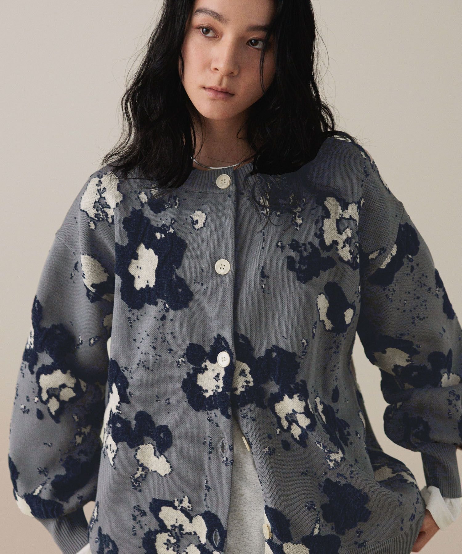 【ローリーズファーム/LOWRYS FARM】のニュアンスカウガラカーディガンLS インテリア・キッズ・メンズ・レディースファッション・服の通販 founy(ファニー) 　ファッション　Fashion　レディースファッション　Fashion for Women　トップス・カットソー　Cut & Sew Tops　カーディガン・羽織り　Layered Style Cardigans　おすすめ　Recommended / Our Picks　カーディガン　Cardigan, Knitwear　トレンド　Trend, Trending Now　リラックス　Relax, Relaxed Fit　グレー|ID: prp329100004738525 ipo3291000000034492021