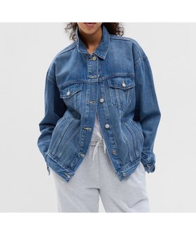【ギャップ/GAP】のオーバーサイズ アイコンデニムジャケット 人気、トレンドファッション・服の通販 founy(ファニー) ファッション Fashion レディースファッション Fashion for Women アウター Coat / Outerwear Collection レディースジャケット・軽アウター Jackets デニムジャケット / カジュアルアウター Denim Jackets インディゴ Indigo Denim ウォッシュ Washed Finish ストレート Straight, Straight Cut デニム Denim, Jeans Material パッチ Patch, Appliqué フィット Fit, Slim Fit フラップ Flap, Flap Pocket フロント Front, Front Design ポインテッド Pointed Toe, Sharp Toe ポケット Pocket, Pocket Detail |ID:prp329100004738850