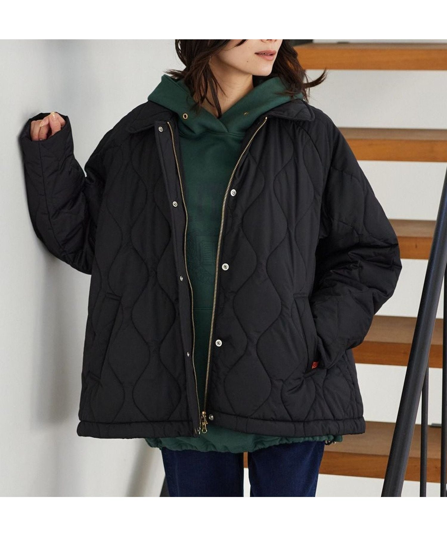 【バンヤードストーム/BARNYARDSTORM】のUNIVERSAL OVERALL別注 / キルトジャケットコート インテリア・キッズ・メンズ・レディースファッション・服の通販 founy(ファニー) ファッション Fashion レディースファッション Fashion for Women アウター Coat / Outerwear Collection コート・ロングコート・ピーコート Long Coats, Peacoats & More レディースジャケット・軽アウター Jackets キルト Quilt, Quilted Fabric コラボ Collaboration, Collab 軽量 Lightweight, Ultra Light ショート Short, Short Length ジャケット Jacket, Outerwear スウェット / スエット Sweatshirt, Sweatwear ドット Polka Dot, Dot Pattern 定番 Standard, Basic Item バランス Balance, Style Balance フレア Flare, Flared フロント Front, Front Design 別注 Limited Edition, Custom Order ミドル Middle Length, Mid Height ワーク Workwear, Utility Style おすすめ Recommended / Our Picks ブラック19|ID: prp329100004739185 ipo3291000000034437565