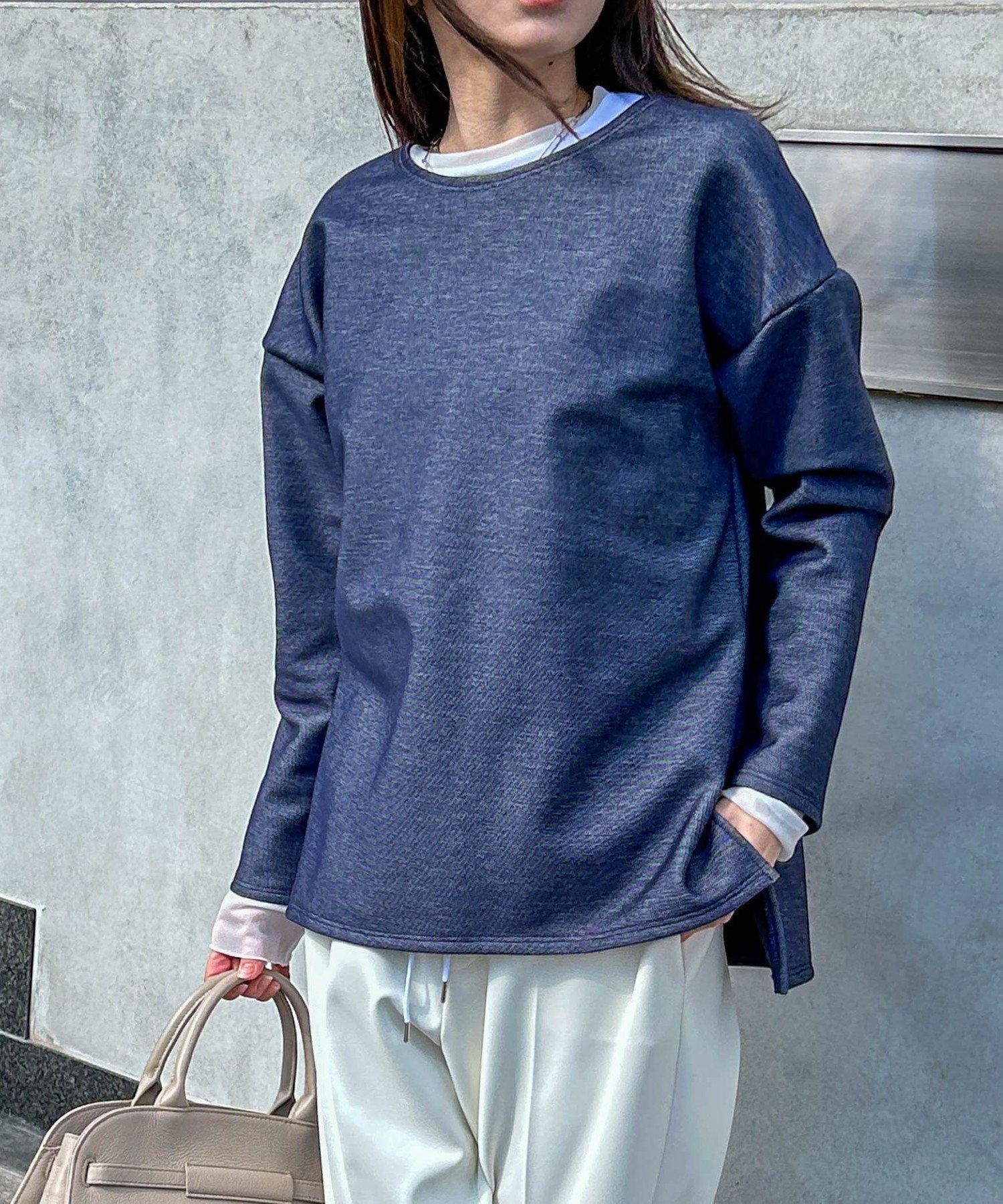 【ロートレ アモン/LAUTRE AMONT】の【WEB限定】ふわっと毛布のぬくもりカットソー≪洗濯機で洗える≫ インテリア・キッズ・メンズ・レディースファッション・服の通販 founy(ファニー) 　ファッション　Fashion　レディースファッション　Fashion for Women　トップス・カットソー　Cut & Sew Tops　カットソー・ベーシックTシャツ　Cut-and-Sewn Tops / Stretch Tees & Basics　洗える　Machine Washable　カットソー　Cut and Sewn Top　スクエア　Square, Square Shape　スリット　Slit, Slit Detail　長袖　Long Sleeve, Full Sleeve　プレーン　Plain, Simple　無地　Plain, Solid Color　冬　Winter / This Winter　エレガント 上品　Elegant　ビジネス 仕事 通勤　Business / Work / Commuting　デニムライクネイビー|ID: prp329100004739213 ipo3291000000034233823