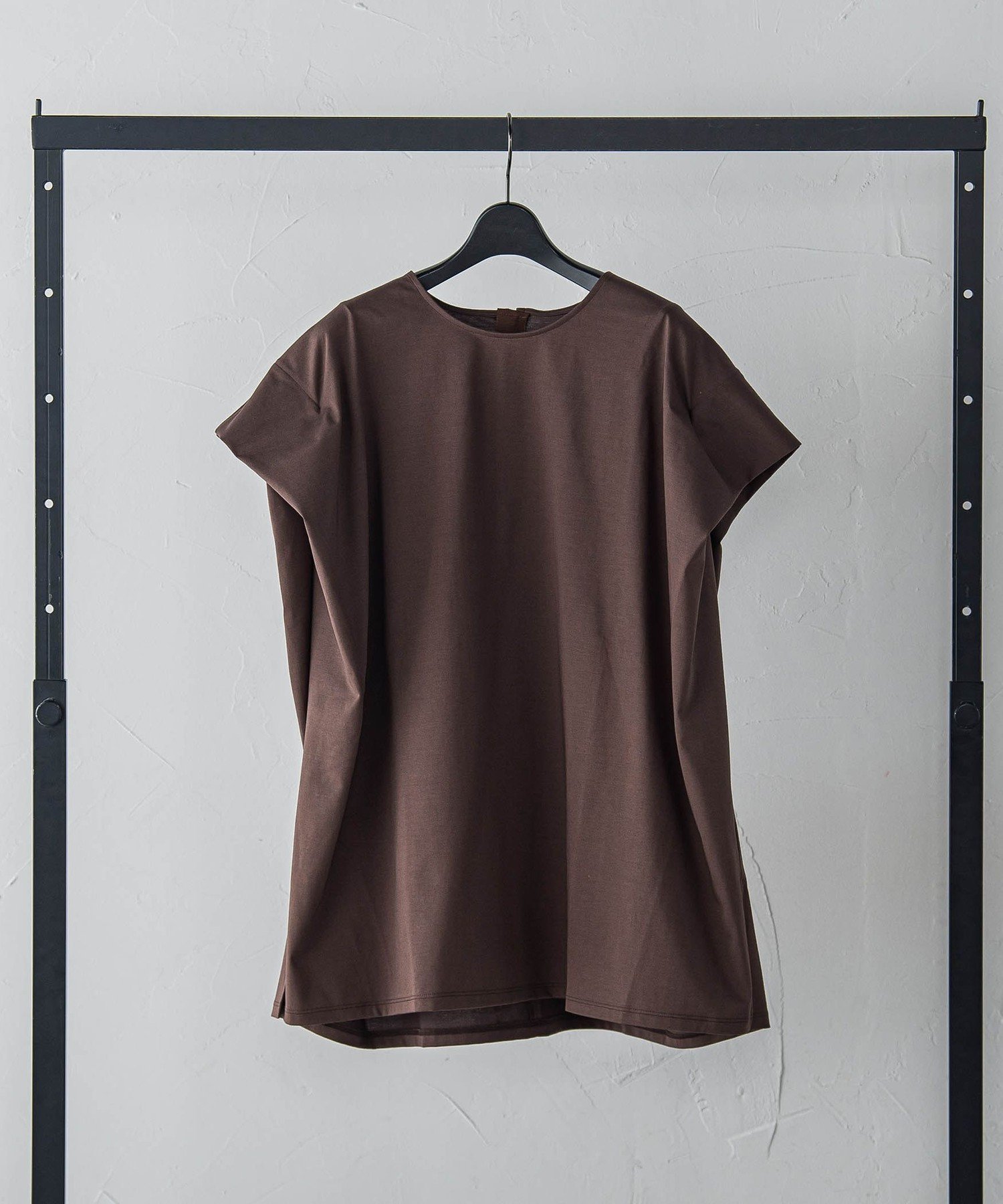 【ロートレ アモン/LAUTRE AMONT】の【WEB限定】タックデザインカットソー ≪接触冷感/洗濯機OK≫ インテリア・キッズ・メンズ・レディースファッション・服の通販 founy(ファニー) 　ファッション　Fashion　レディースファッション　Fashion for Women　トップス・カットソー　Cut & Sew Tops　カットソー・ベーシックTシャツ　Cut-and-Sewn Tops / Stretch Tees & Basics　春　Spring　カットソー　Cut and Sewn Top　フォルム　Silhouette, Form　別注　Limited Edition, Custom Order　S/S・春夏　SS, Spring/Summer, Warm Season　夏　Summer　エレガント 上品　Elegant　ビジネス 仕事 通勤　Business / Work / Commuting　2025年　2025　2025春夏・S/S　Spring/Summer 2025 SS25　ブラウン|ID: prp329100004739219 ipo3291000000034233889