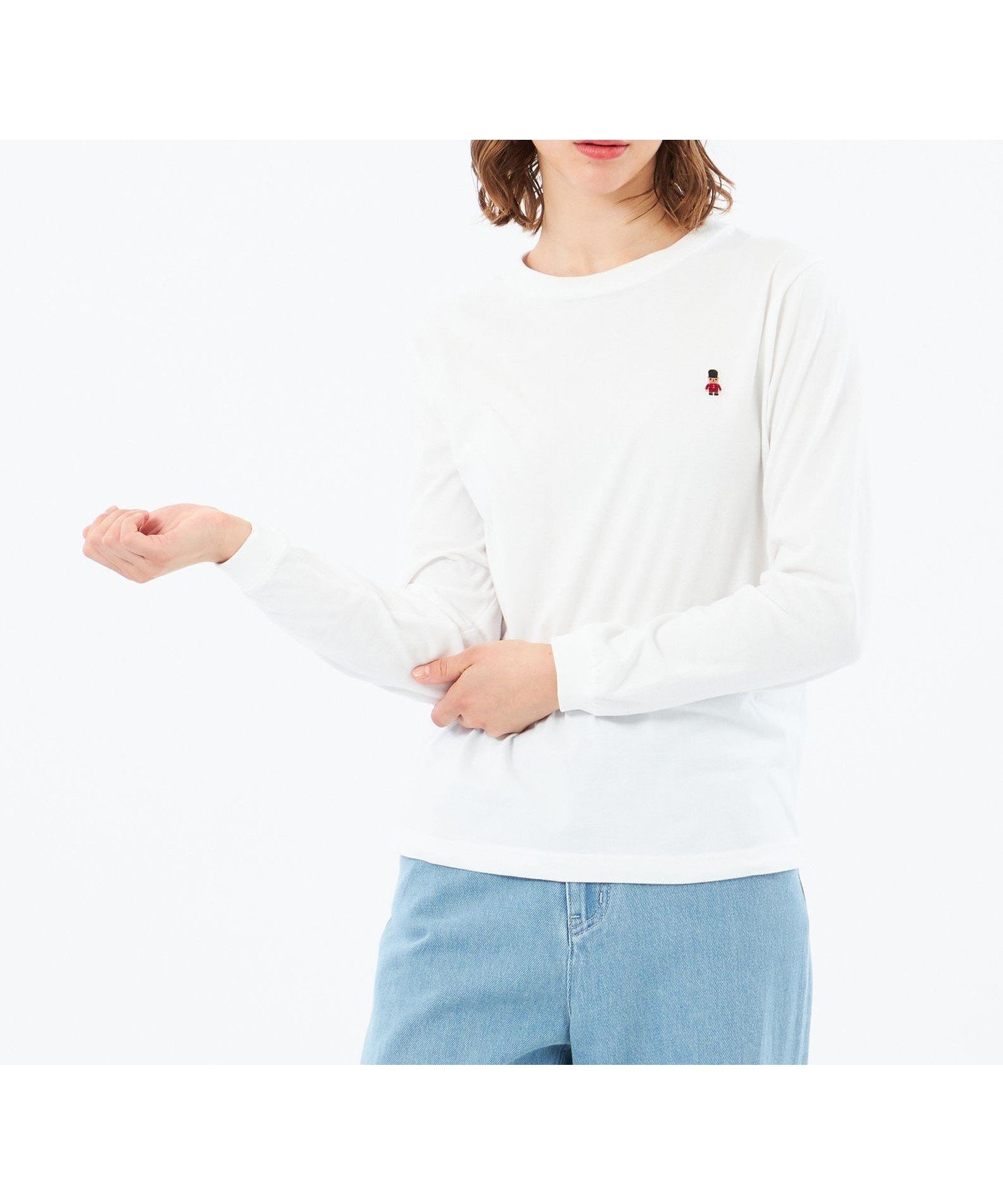 【マッキントッシュ フィロソフィー/MACKINTOSH PHILOSOPHY】の【WEB 一部店舗】バッキンガムベア ワッペンロンT インテリア・キッズ・メンズ・レディースファッション・服の通販 founy(ファニー) 　ファッション　Fashion　レディースファッション　Fashion for Women　トップス・カットソー　Cut & Sew Tops　ロングTシャツ・Tシャツ　Longline T-Shirts & Tees　おすすめ　Recommended / Our Picks　スリーブ　Sleeve, Long Sleeve / Short Sleeve　ダブル　Double, Double-Breasted　ロング　Long, Long-Length　ロンドン　London Style, British Inspired　ワンポイント　One Point, Statement Accent　冬　Winter / This Winter　夏　Summer　春　Spring　秋　Autumn　ホワイト|ID: prp329100004739222 ipo3291000000034302591