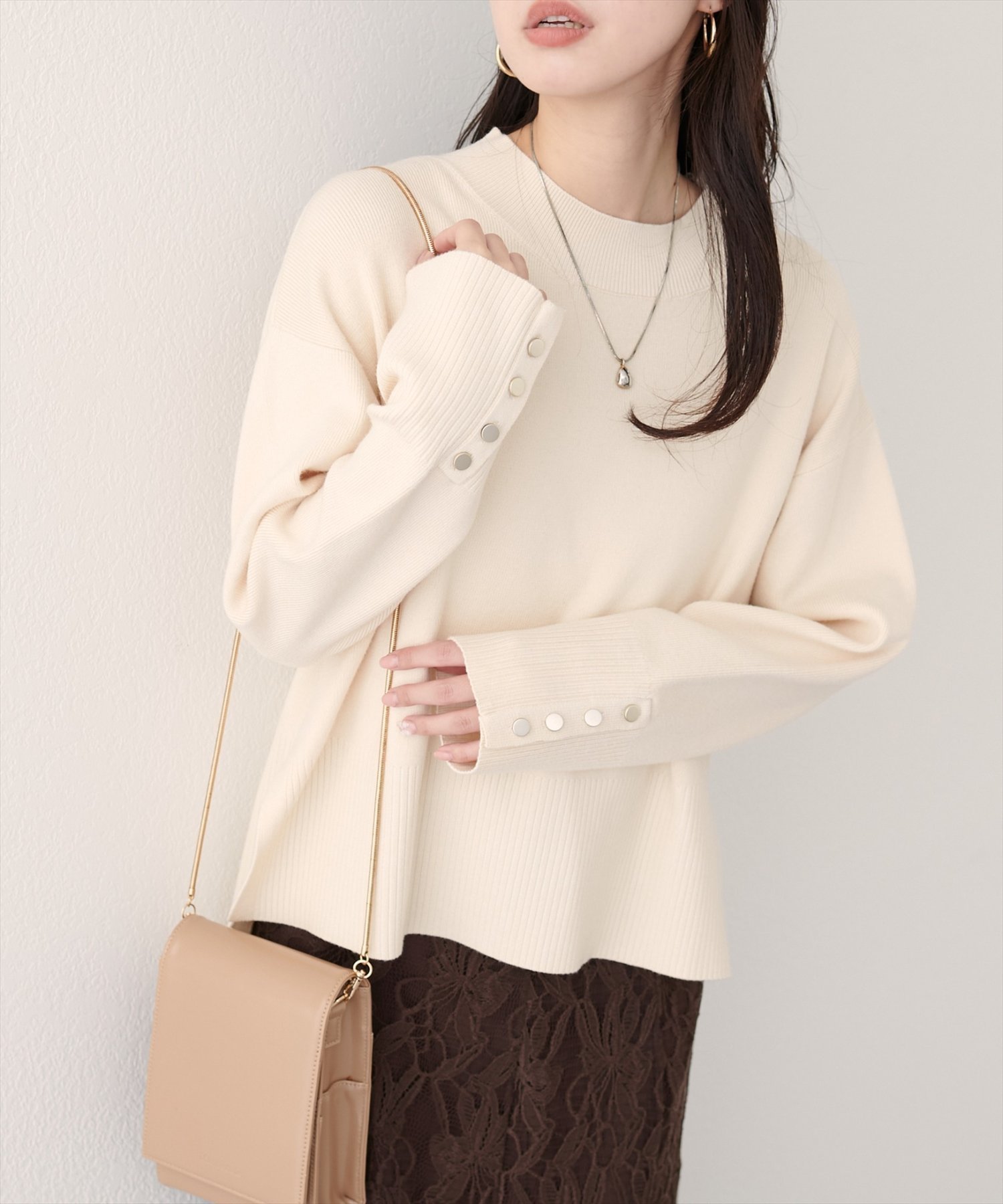 【ナチュラルクチュール/natural couture】のスタンドネック袖口釦ゆるニット インテリア・キッズ・メンズ・レディースファッション・服の通販 founy(ファニー)  ファッション Fashion レディースファッション Fashion for Women トップス・カットソー Cut & Sew Tops ニット Knit Tops & Sweaters アクセサリー Fashion Accessories イヤリング Earrings シンプル Simple, Minimal ジャケット Jacket, Outerwear スタンド Stand Collar, Upright Stand スニーカー Sneakers, Trainers デニム Denim, Jeans Material トレンド Trend, Trending Now ネックレス Necklace, Pendant Necklace パール Pearl, Pearl Accent フェミニン Feminine, Girly フレア Flare, Flared プリーツ Pleats, Pleated ベスト Vest, Waistcoat リラックス Relax, Relaxed Fit 再入荷 Restock / Back in Stock おすすめ Recommended / Our Picks エレガント 上品 Elegant 2025年 2025 2025-2026秋冬・A/W Autumn/Winter 2025–26 AW25–26 アイボリー|ID: prp329100004739296 ipo3291000000034315549