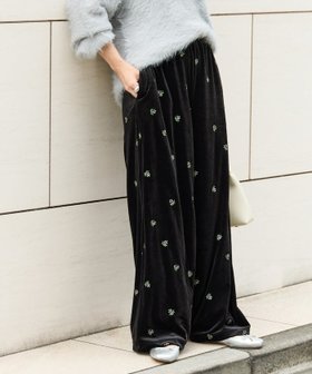 【フリークスストア/FREAK'S STORE】のベロア 花柄 刺繍 イージーパンツ【限定展開】 25AW 人気、トレンドファッション・服の通販 founy(ファニー) ファッション Fashion レディースファッション Fashion for Women パンツ Pants & Trousers 2025年 2025 2025-2026秋冬・A/W Autumn/Winter 2025–26 AW25–26 冬 Winter / This Winter ベロア Velour, Soft Velvet A/W・秋冬 Autumn/Winter |ID:prp329100004739470