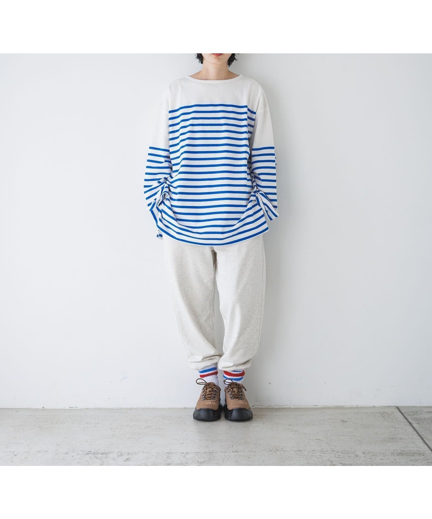 【ローリーズファーム/LOWRYS FARM】の【UNISEX】LAWSONボーダーワイドロングTシャツ インテリア・キッズ・メンズ・レディースファッション・服の通販 founy(ファニー) 　ファッション　Fashion　レディースファッション　Fashion for Women　トップス・カットソー　Cut & Sew Tops　シャツ・ブラウス・オフィスカジュアル　Elegant Blouses & Button-Ups　ロングTシャツ・Tシャツ　Longline T-Shirts & Tees　ユニセックス　Unisex, Genderless　スタンダード　Standard, Basic　スリット　Slit, Slit Detail　トレンド　Trend, Trending Now　バスク　Basque, Basque Style　フェミニン　Feminine, Girly　ベーシック　Basic, Essential　ボーダー　Border, Stripe　ロング　Long, Long-Length　ワイド　Wide, Wide Fit　定番　Standard, Basic Item　ブルー85|ID: prp329100004739524 ipo3291000000034236585