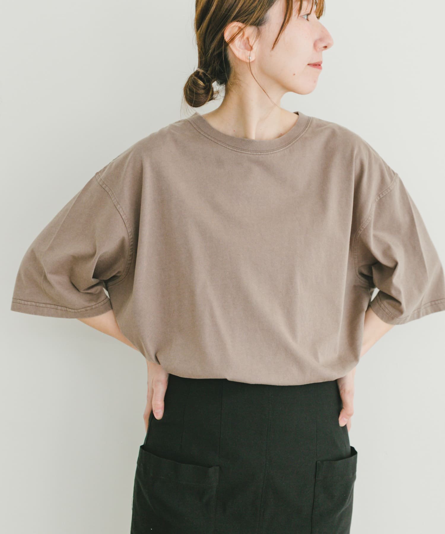 【アイテムズアーバンリサーチ/ITEMS URBAN RESEARCH】のピグメントTシャツ インテリア・キッズ・メンズ・レディースファッション・服の通販 founy(ファニー) 　ファッション　Fashion　レディースファッション　Fashion for Women　トップス・カットソー　Cut & Sew Tops　シャツ・ブラウス・オフィスカジュアル　Elegant Blouses & Button-Ups　ロングTシャツ・Tシャツ　Longline T-Shirts & Tees　2025年　2025　2025春夏・S/S　Spring/Summer 2025 SS25　スリット　Slit, Slit Detail　リラックス　Relax, Relaxed Fit　夏　Summer　S/S・春夏　SS, Spring/Summer, Warm Season　MOC|ID: prp329100004739564 ipo3291000000034236970