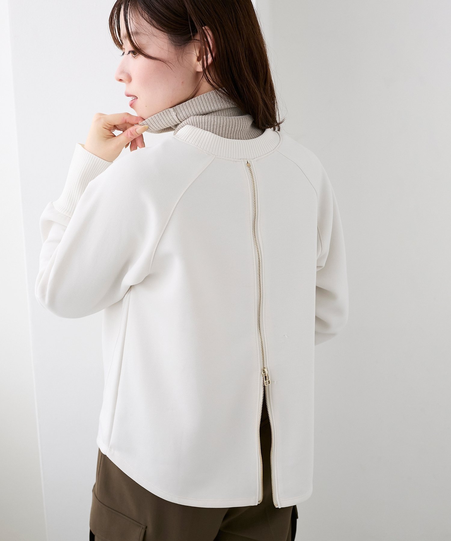 【ルクールブラン/le.coeur blanc】のバックジップボンディングトップス インテリア・キッズ・メンズ・レディースファッション・服の通販 founy(ファニー) 　ファッション　Fashion　レディースファッション　Fashion for Women　トップス・カットソー　Cut & Sew Tops　おすすめ　Recommended / Our Picks　フェミニン　Feminine, Girly　ワイド　Wide, Wide Fit　アイボリー|ID: prp329100004739686 ipo3291000000034238258