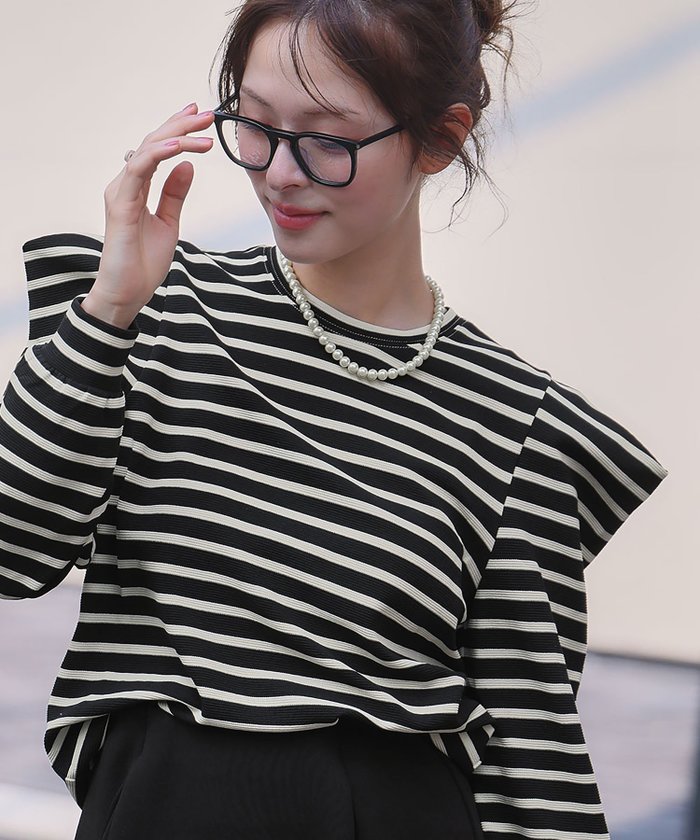 【ガール/GIRL】のパワーショルダー ボーダー クルーネック プルオーバー カットソー インテリア・キッズ・メンズ・レディースファッション・服の通販 founy(ファニー) https://founy.com/ ファッション Fashion レディースファッション Fashion for Women トップス・カットソー Cut & Sew Tops カジュアルプルオーバー・ニットトップス Pullovers & Knit Tops / Casual Pullovers カットソー・ベーシックTシャツ Cut-and-Sewn Tops / Stretch Tees & Basics エレガント 上品 Elegant カットソー Cut and Sewn Top ショルダー Shoulder, Shoulder Strap フラット Flat, Flat Shoes ボーダー Border, Stripe ロング Long, Long-Length 再入荷 Restock / Back in Stock |ID: prp329100004739700 ipo3291000000034238390