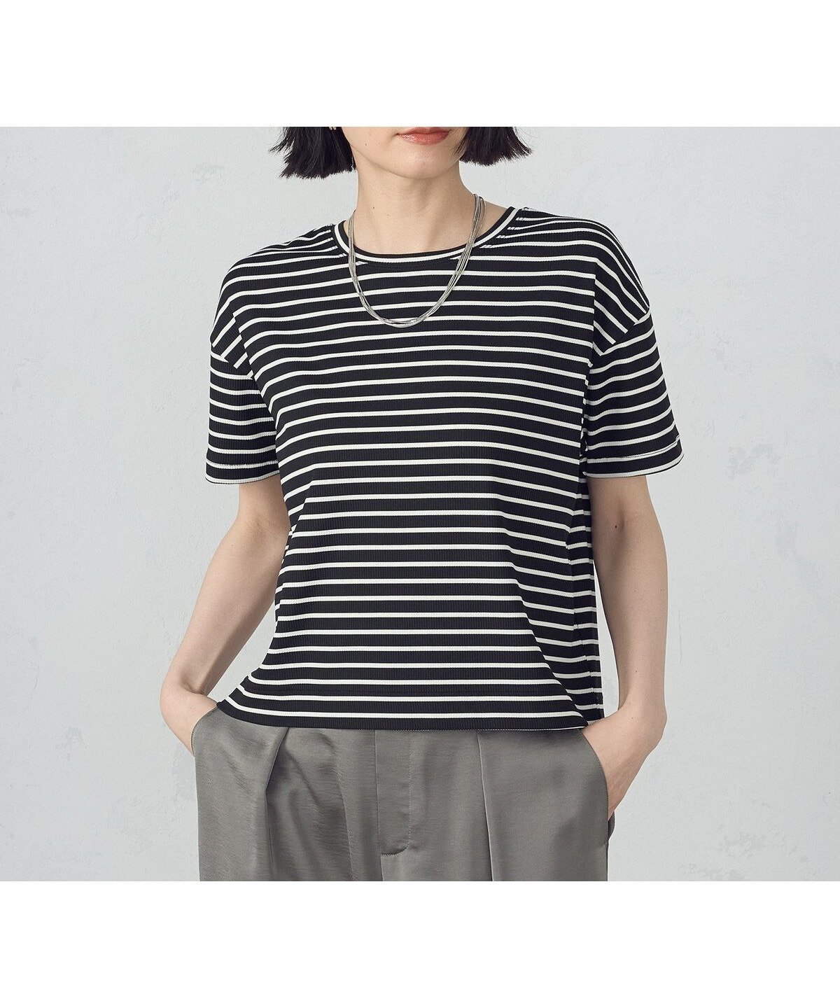 【コムサイズム/COMME CA ISM】のボックスシルエット クロップ丈ボーダーTシャツ インテリア・キッズ・メンズ・レディースファッション・服の通販 founy(ファニー) 　ファッション　Fashion　レディースファッション　Fashion for Women　トップス・カットソー　Cut & Sew Tops　シャツ・ブラウス・オフィスカジュアル　Elegant Blouses & Button-Ups　ロングTシャツ・Tシャツ　Longline T-Shirts & Tees　おすすめ　Recommended / Our Picks　クロップド　Cropped, Short Length　コンパクト　Compact, Small Size　テレコ　Ribbed, Rib Stitch　バランス　Balance, Style Balance　ベーシック　Basic, Essential　ボックス　Boxy, Box Shape　ボーダー　Border, Stripe　無地　Plain, Solid Color　ブラック|ID: prp329100004739741 ipo3291000000034238767