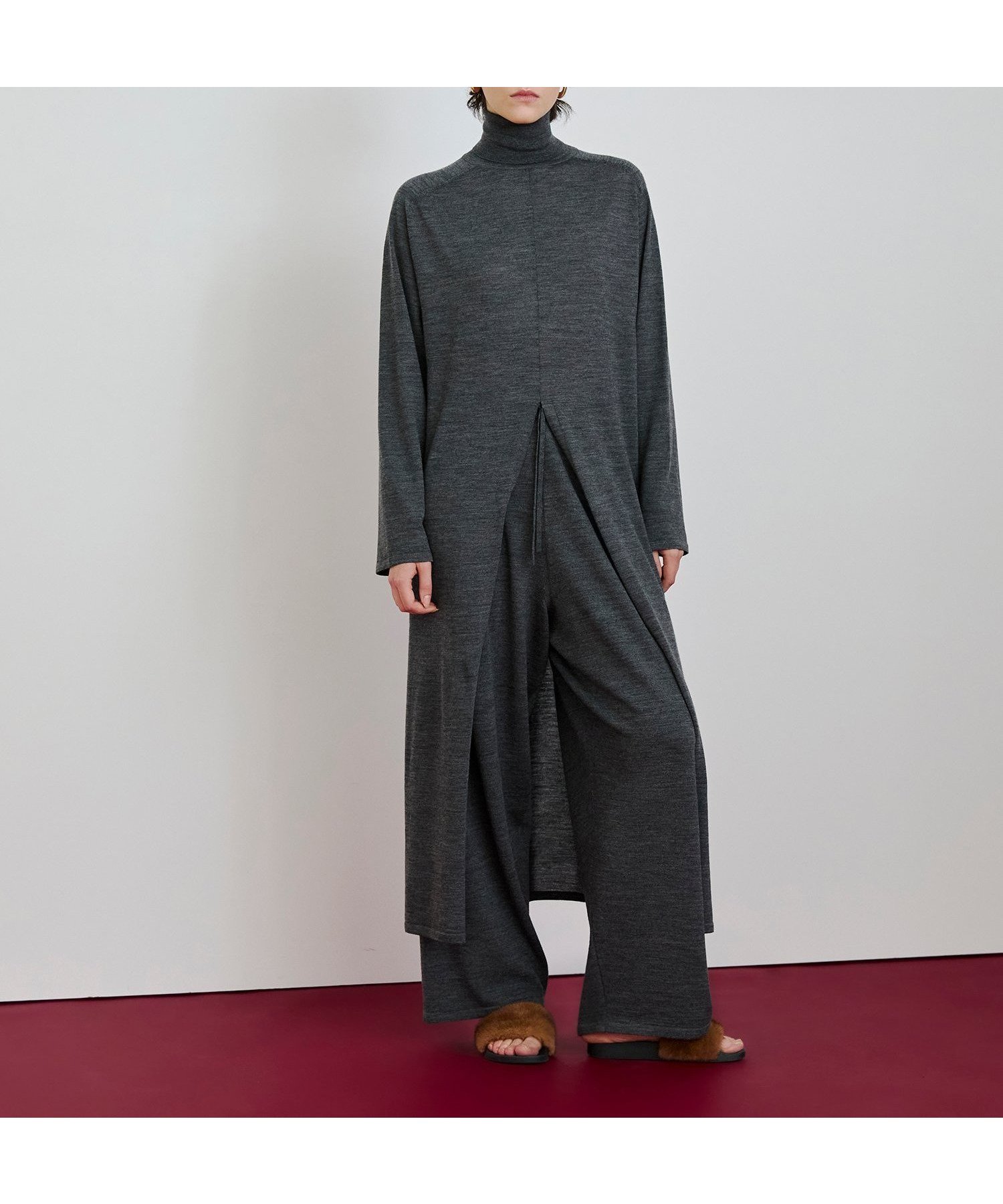 【ハウス オブ ロータス/HOUSE OF LOTUS】のウーステッドメリノウールワンピース インテリア・キッズ・メンズ・レディースファッション・服の通販 founy(ファニー) 　ファッション　Fashion　レディースファッション　Fashion for Women　ワンピース　Dresses　シンプル　Simple, Minimal　スタンダード　Standard, Basic　スリット　Slit, Slit Detail　タートルネック　Turtleneck, High Neck　プリント　Print, Printed Pattern　ロング　Long, Long-Length　A/W・秋冬　Autumn/Winter　チャコールグレー|ID: prp329100004739801 ipo3291000000034239161