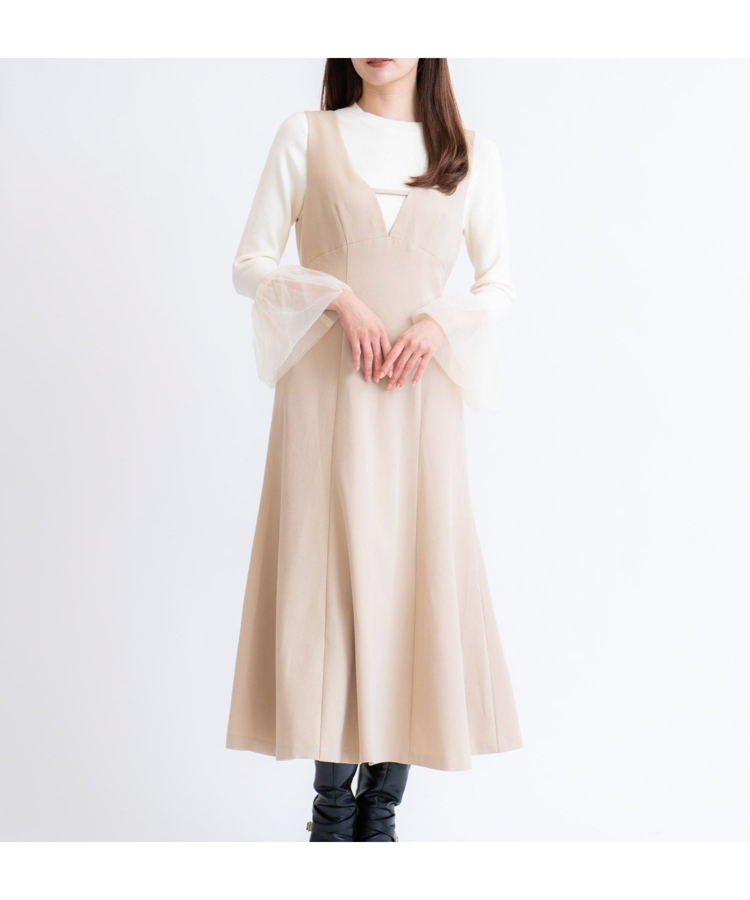 【ノエラ/Noela】のデザインネックジャンスカ インテリア・キッズ・メンズ・レディースファッション・服の通販 founy(ファニー) 　ファッション　Fashion　レディースファッション　Fashion for Women　カッティング　Cutting Detail　フォルム　Silhouette, Form　フレア　Flare, Flared　ポケット　Pocket, Pocket Detail　ベージュ|ID: prp329100004739820 ipo3291000000034380658