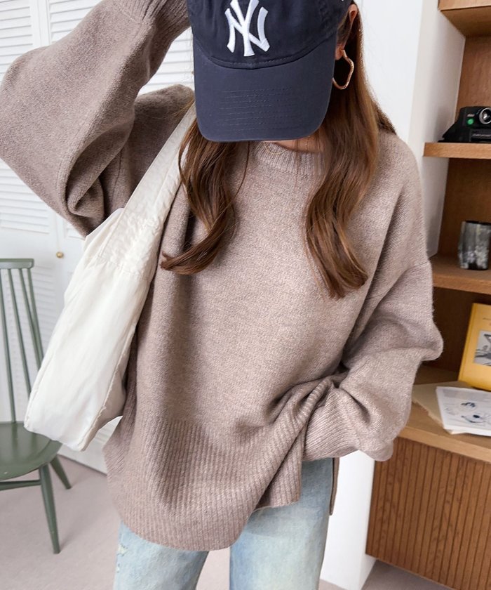 【アンドミー/andme】の天竺編み ボックスシルエット 長袖 ニットトップス インテリア・キッズ・メンズ・レディースファッション・服の通販 founy(ファニー) https://founy.com/ ファッション Fashion レディースファッション Fashion for Women トップス・カットソー Cut & Sew Tops ニット Knit Tops & Sweaters アクリル Acrylic Material シンプル Simple, Minimal スリット Slit, Slit Detail トレンド Trend, Trending Now 長袖 Long Sleeve, Full Sleeve ボックス Boxy, Box Shape おすすめ Recommended / Our Picks |ID: prp329100004739868 ipo3291000000034393473