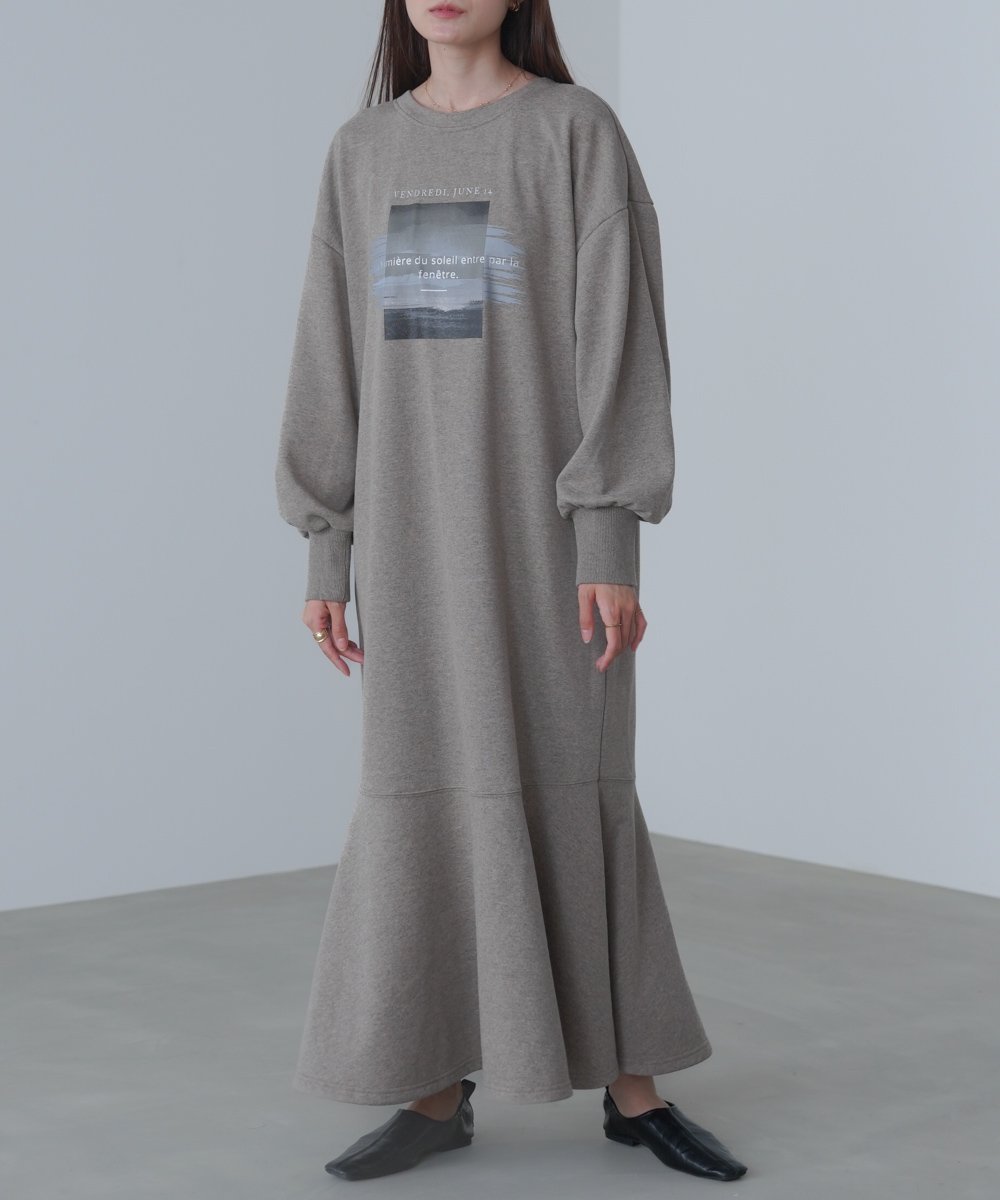 【バブ ブージュルード/Bab Bou Jeloud】の【低身長向けサイズあり】前後2WAYホックプリントマーメイドスウェットワンピース インテリア・キッズ・メンズ・レディースファッション・服の通販 founy(ファニー) 　ファッション　Fashion　レディースファッション　Fashion for Women　ワンピース　Dresses　秋　Autumn　くるぶし　Ankle-Length　キャップ　Cap, Baseball Cap　シューズ　Shoes, Footwear　ショート　Short, Short Length　スウェット / スエット　Sweatshirt, Sweatwear　スニーカー　Sneakers, Trainers　スマート　Smart, Elegant　ダウン　Down, Puffer　チェック　Check, Plaid, Tartan　人気　Popular, Best Seller　バレエ　Ballet, Ballet Style　フェミニン　Feminine, Girly　プリント　Print, Printed Pattern　ベスト　Vest, Waistcoat　マーメイド　Mermaid, Fishtail Silhouette　冬　Winter / This Winter　再入荷　Restock / Back in Stock　おすすめ　Recommended / Our Picks　モクブラウン|ID: prp329100004739869 ipo3291000000034937553