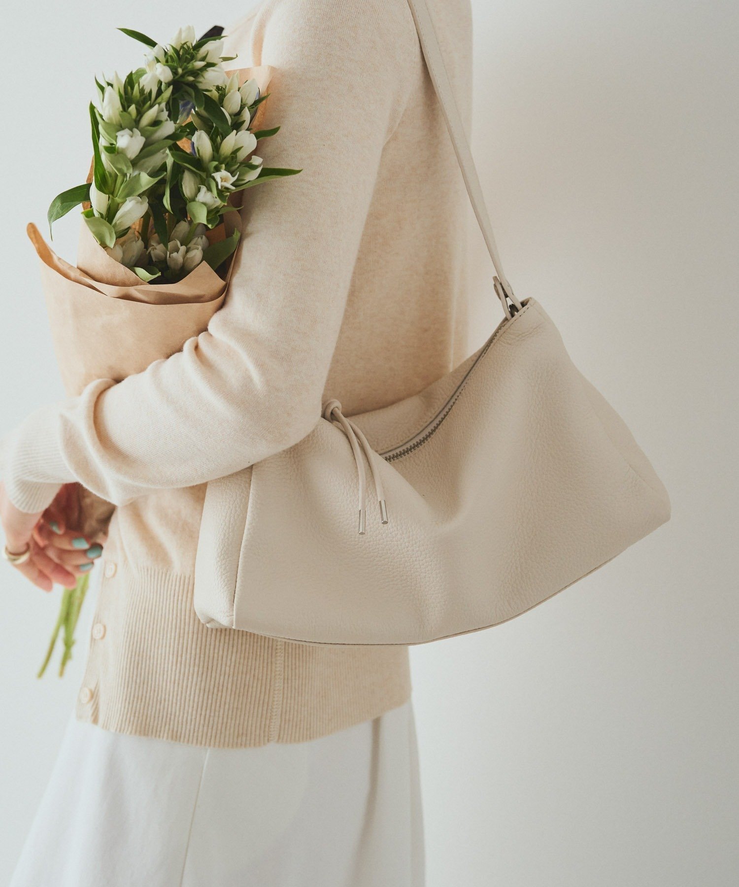 【ラシット/russet】のレザー2WAYショルダーバッグ インテリア・キッズ・メンズ・レディースファッション・服の通販 founy(ファニー) 　ファッション　Fashion　レディースファッション　Fashion for Women　バッグ　Bags　ショルダー　Shoulder, Shoulder Strap　ショート　Short, Short Length　シンプル　Simple, Minimal　トレンド　Trend, Trending Now　人気　Popular, Best Seller　バランス　Balance, Style Balance　フォルム　Silhouette, Form　ポケット　Pocket, Pocket Detail　メタル　Metal, Metal Parts　ロング　Long, Long-Length　日本製　Made In Japan　旅行　Travel　エレガント 上品　Elegant　アイボリー|ID: prp329100004739916 ipo3291000000034634154