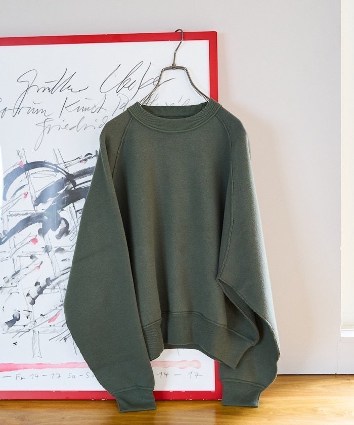 【フリークスストア/FREAK'S STORE】のスウェット ライク ラグラン ショート ニット プルオーバー【限定展開】 25AW インテリア・キッズ・メンズ・レディースファッション・服の通販 founy(ファニー) 　ファッション　Fashion　レディースファッション　Fashion for Women　トップス・カットソー　Cut & Sew Tops　ニット　Knit Tops & Sweaters　レディースパーカー・カジュアルフーディー　Casual Hoodies & Sweatshirts　カジュアルプルオーバー・ニットトップス　Pullovers & Knit Tops / Casual Pullovers　スウェット・クルーネックトップス　Sweatshirts & Crewnecks / Relaxed Fit Sweat Tops　2025年　2025　2025-2026秋冬・A/W　Autumn/Winter 2025–26 AW25–26　冬　Winter / This Winter　ショート　Short, Short Length　スウェット / スエット　Sweatshirt, Sweatwear　スリーブ　Sleeve, Long Sleeve / Short Sleeve　トレンド　Trend, Trending Now　バランス　Balance, Style Balance　ワイド　Wide, Wide Fit　A/W・秋冬　Autumn/Winter　グリーン|ID: prp329100004739922 ipo3291000000035703300