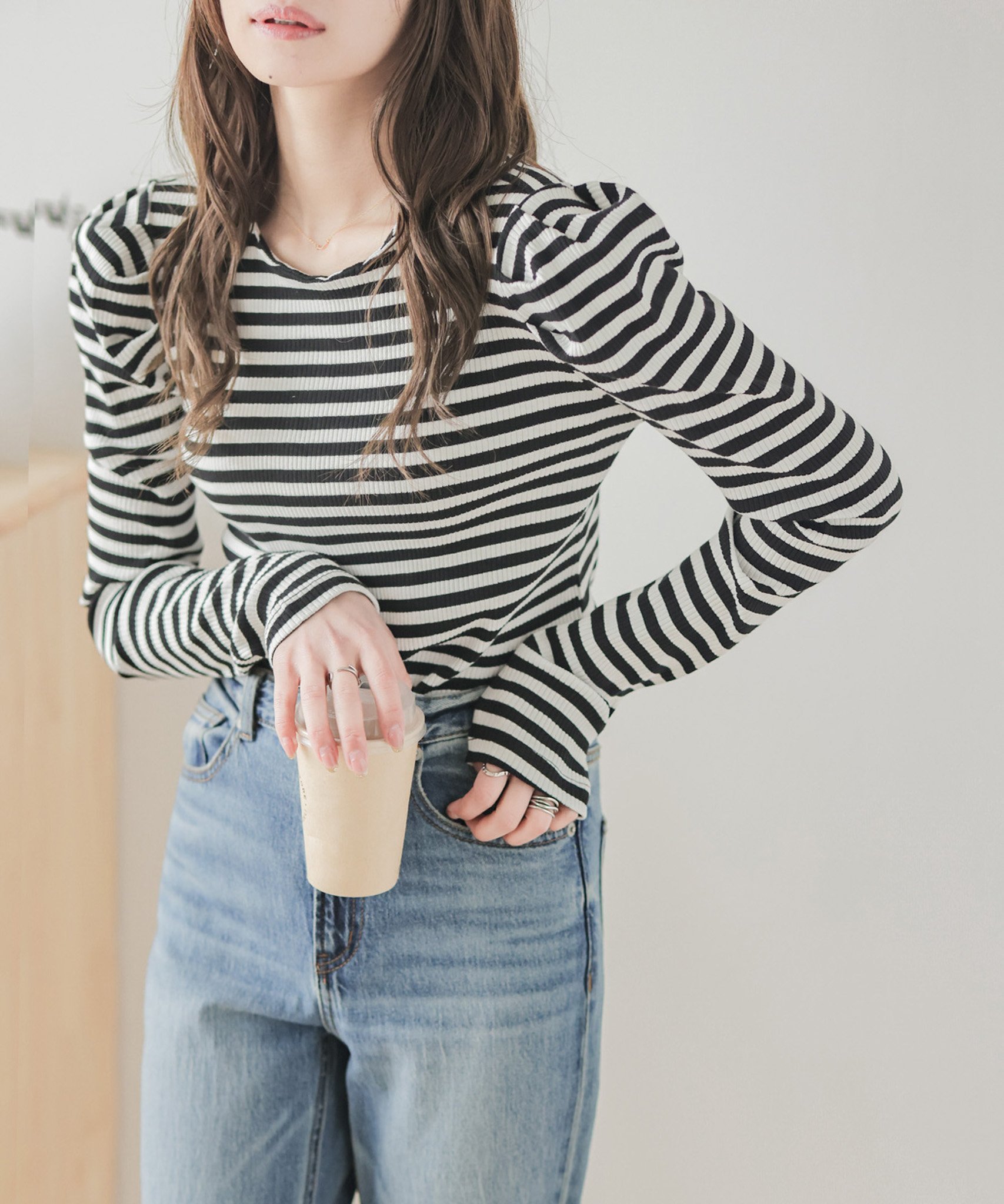 【ラジュール/Lajour】のパフショルダー リブニットトップス インテリア・キッズ・メンズ・レディースファッション・服の通販 founy(ファニー) 　ファッション　Fashion　レディースファッション　Fashion for Women　トップス・カットソー　Cut & Sew Tops　ニット　Knit Tops & Sweaters　ショルダー　Shoulder, Shoulder Strap　フィット　Fit, Slim Fit　リブニット　Rib Knit, Ribbed Knit　ブラック×ホワイト|ID: prp329100004740295 ipo3291000000034243882