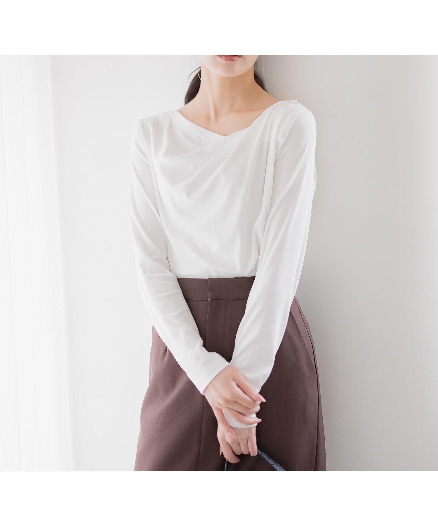 【アンデミュウ/Andemiu】のカットドレープT長袖 インテリア・キッズ・メンズ・レディースファッション・服の通販 founy(ファニー) 　ファッション　Fashion　レディースファッション　Fashion for Women　トップス・カットソー　Cut & Sew Tops　アシンメトリー　Asymmetrical Style　コンパクト　Compact, Small Size　シンプル　Simple, Minimal　ジャケット　Jacket, Outerwear　デコルテ　Décolleté, Neckline　ドレープ　Drape, Draping Fabric　長袖　Long Sleeve, Full Sleeve　オフ|ID: prp329100004740299 ipo3291000000034243989