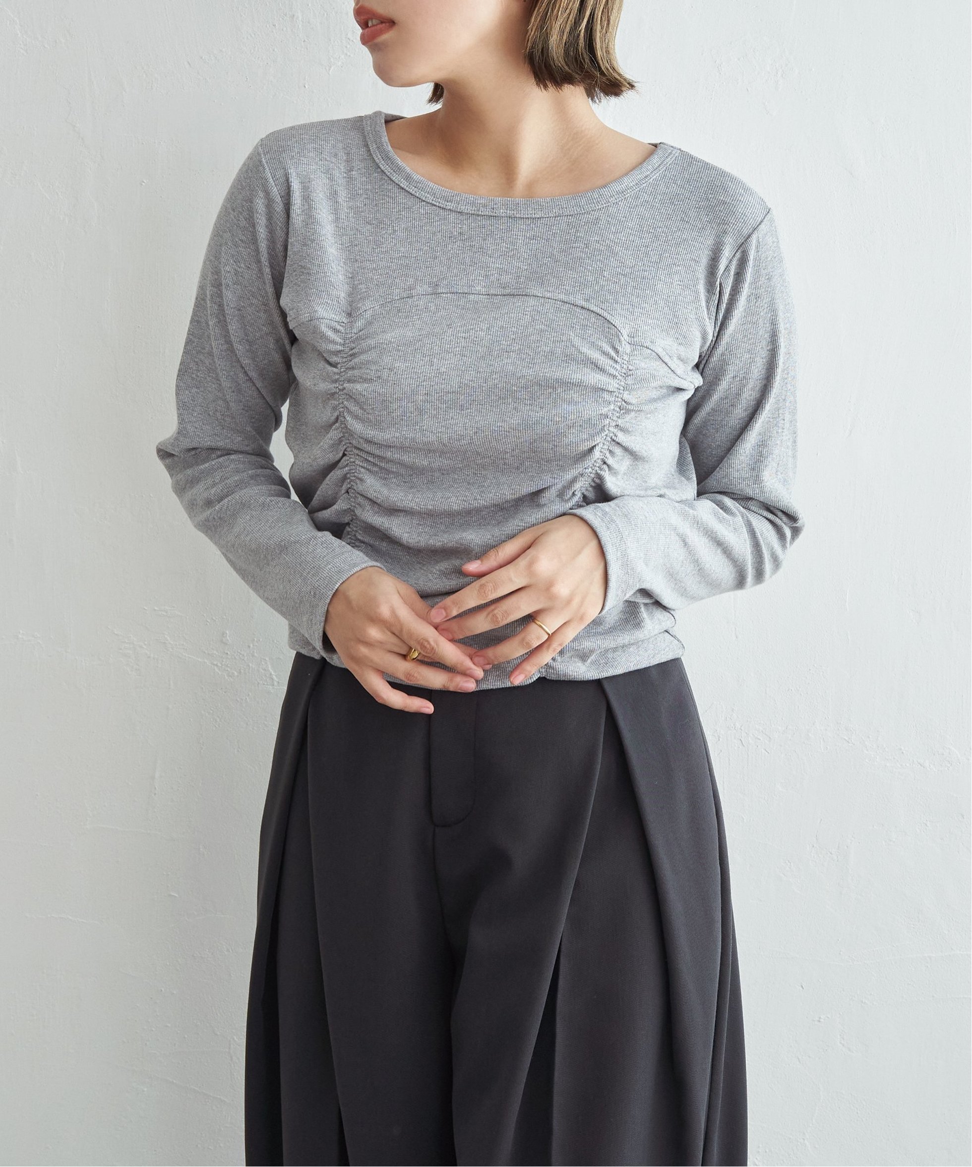 【ノッチ/notch】のテレコシャーリングプルオーバー インテリア・キッズ・メンズ・レディースファッション・服の通販 founy(ファニー) 　ファッション　Fashion　レディースファッション　Fashion for Women　トップス・カットソー　Cut & Sew Tops　カジュアルプルオーバー・ニットトップス　Pullovers & Knit Tops / Casual Pullovers　インナー　Innerwear　カーディガン　Cardigan, Knitwear　シャーリング　Shirring, Ruched　シンプル　Simple, Minimal　ジャケット　Jacket, Outerwear　スラックス　Slacks, Dress Pants　タイトスカート　Pencil Skirt, Tight Skirt　テレコ　Ribbed, Rib Stitch　デニム　Denim, Jeans Material　ドレープ　Drape, Draping Fabric　フィット　Fit, Slim Fit　エレガント 上品　Elegant　グレー|ID: prp329100004740357 ipo3291000000034244945