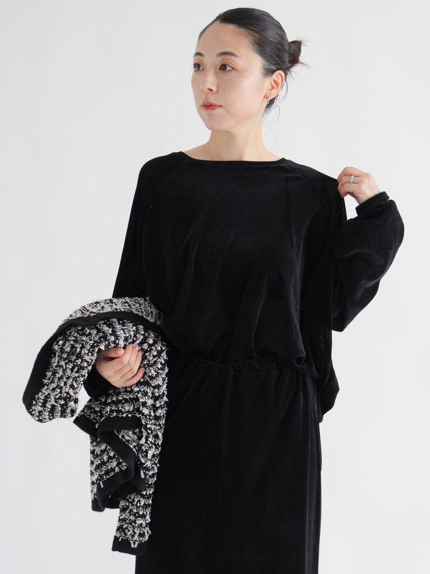 【サマンサモスモス/Samansa Mos2】のシアーベロアプルオーバー インテリア・キッズ・メンズ・レディースファッション・服の通販 founy(ファニー) 　ファッション　Fashion　レディースファッション　Fashion for Women　トップス・カットソー　Cut & Sew Tops　カジュアルプルオーバー・ニットトップス　Pullovers & Knit Tops / Casual Pullovers　ベロアトップス　Velour Tops / Velvet-Look Items　シアー　Sheer, See-Through　セットアップ　Set-Up, Coordinated Outfit　ベロア　Velour, Soft Velvet　エレガント 上品　Elegant　ブラック|ID: prp329100004740370 ipo3291000000034245194