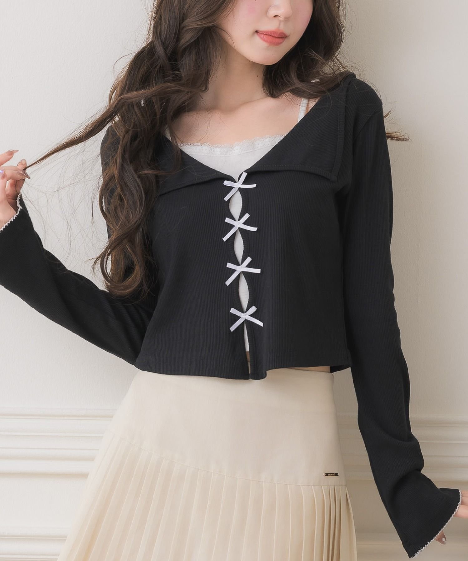 【レトロガール/RETRO GIRL】のBIGカラーレイヤード風CT インテリア・キッズ・メンズ・レディースファッション・服の通販 founy(ファニー) 　ファッション　Fashion　レディースファッション　Fashion for Women　アウター　Coat / Outerwear Collection　おすすめ　Recommended / Our Picks　カットソー　Cut and Sewn Top　ガーリー　Girly, Feminine Style　コンパクト　Compact, Small Size　スリーブ　Sleeve, Long Sleeve / Short Sleeve　ドッキング　Docking, Mixed Material　フリル　Frill, Ruffle　フレア　Flare, Flared　フロント　Front, Front Design　プリーツ　Pleats, Pleated　ボトム　Bottoms, Lower Wear　リボン　Ribbon, Bow　ブラック|ID: prp329100004740383 ipo3291000000034245426