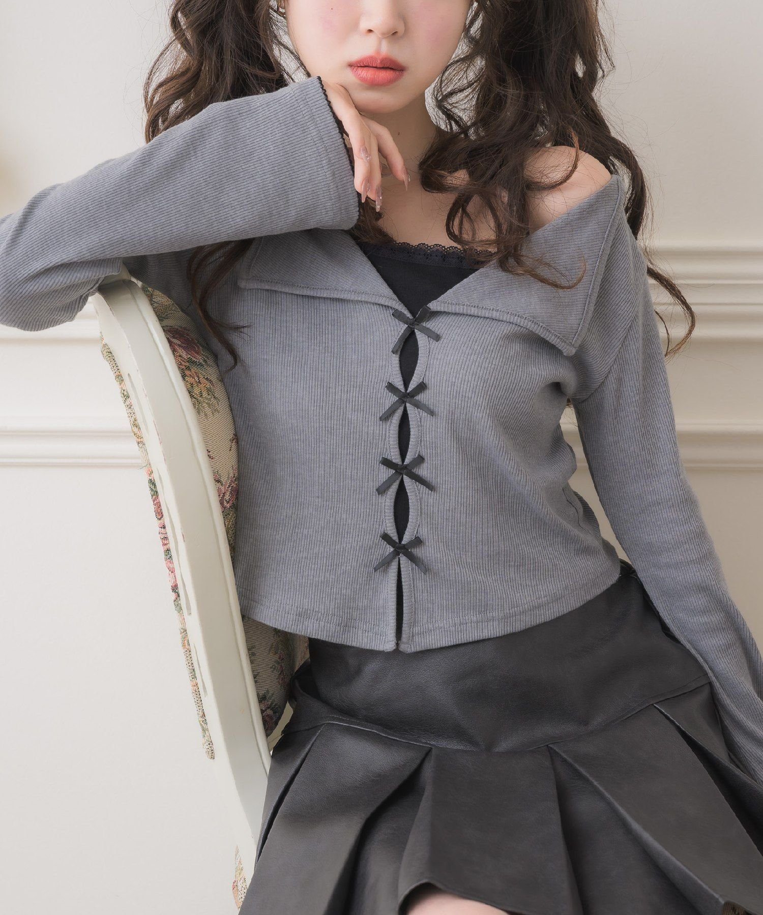 【レトロガール/RETRO GIRL】のBIGカラーレイヤード風CT インテリア・キッズ・メンズ・レディースファッション・服の通販 founy(ファニー) 　ファッション　Fashion　レディースファッション　Fashion for Women　アウター　Coat / Outerwear Collection　おすすめ　Recommended / Our Picks　カットソー　Cut and Sewn Top　ガーリー　Girly, Feminine Style　コンパクト　Compact, Small Size　スリーブ　Sleeve, Long Sleeve / Short Sleeve　ドッキング　Docking, Mixed Material　フリル　Frill, Ruffle　フレア　Flare, Flared　フロント　Front, Front Design　プリーツ　Pleats, Pleated　ボトム　Bottoms, Lower Wear　リボン　Ribbon, Bow　ダークグレー|ID: prp329100004740383 ipo3291000000034245428