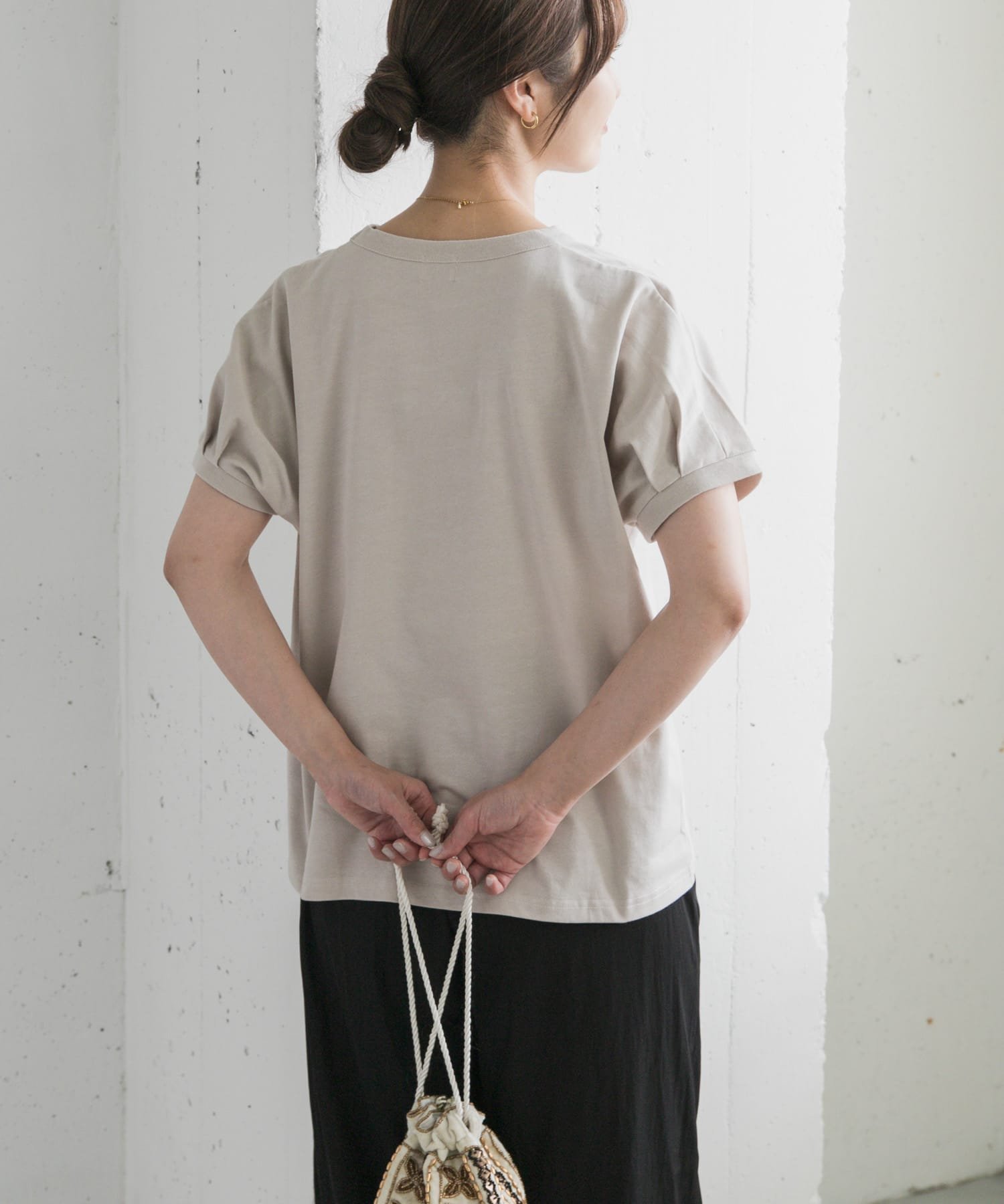 【アーバンリサーチ ドアーズ/URBAN RESEARCH DOORS】の『UR TECH ひやサラクール』バックポイントタックプルオーバー インテリア・キッズ・メンズ・レディースファッション・服の通販 founy(ファニー) 　ファッション　Fashion　レディースファッション　Fashion for Women　トップス・カットソー　Cut & Sew Tops　カジュアルプルオーバー・ニットトップス　Pullovers & Knit Tops / Casual Pullovers　バッグ　Bags　2025年　2025　2025春夏・S/S　Spring/Summer 2025 SS25　インナー　Innerwear　カットソー　Cut and Sewn Top　キャミワンピース　Cami Dress, Slip Dress　コンパクト　Compact, Small Size　サロペット　Overalls, Salopette　シンプル　Simple, Minimal　吸水　Absorbent, Quick-Dry　夏　Summer　S/S・春夏　SS, Spring/Summer, Warm Season　GREIGE|ID: prp329100004740448 ipo3291000000034246443
