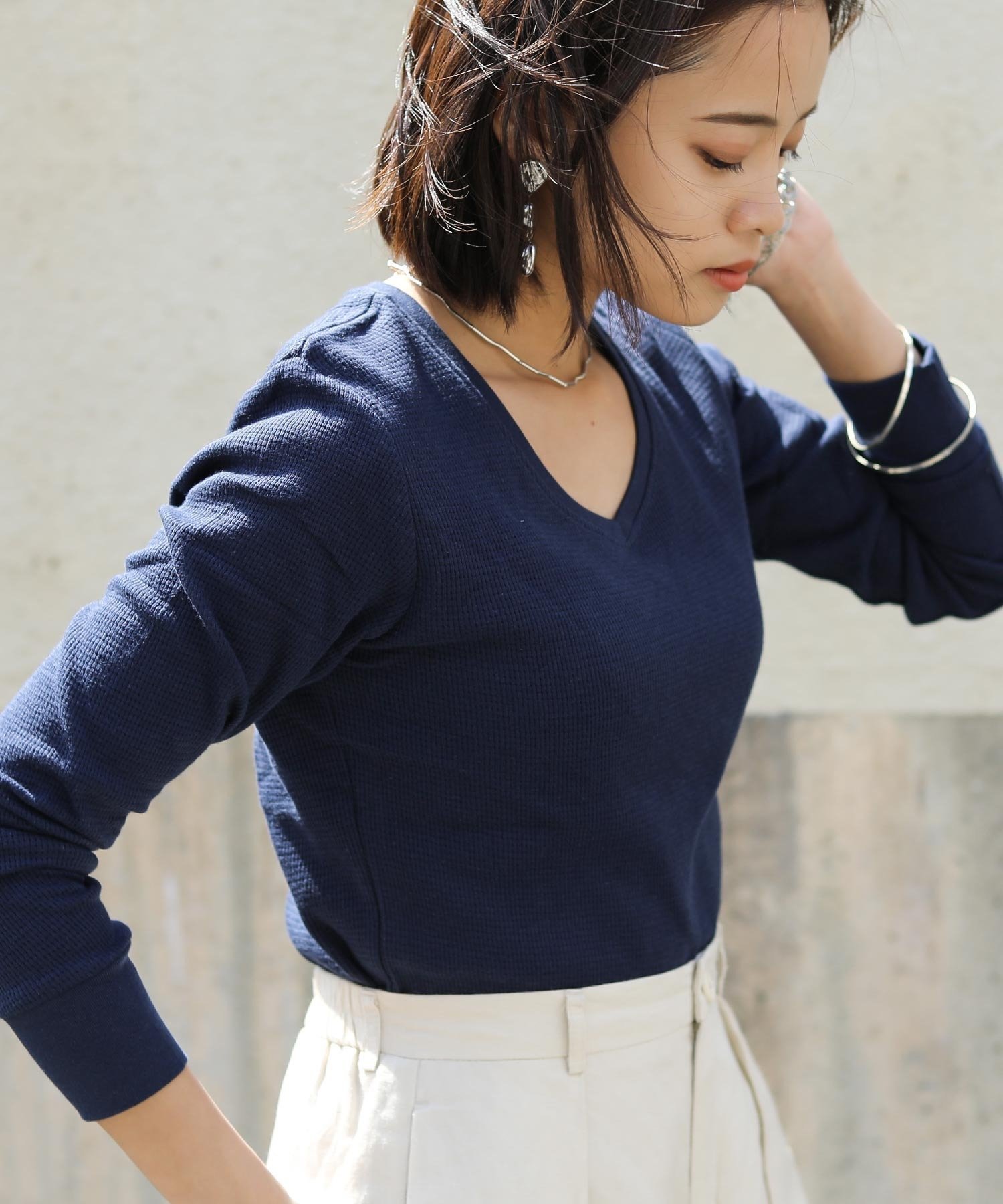 【ビーフラット/bflat】のワッフルサーマルVネックコットンTシャツ ロンT 20ss インテリア・キッズ・メンズ・レディースファッション・服の通販 founy(ファニー) 　ファッション　Fashion　レディースファッション　Fashion for Women　トップス・カットソー　Cut & Sew Tops　シャツ・ブラウス・オフィスカジュアル　Elegant Blouses & Button-Ups　ロングTシャツ・Tシャツ　Longline T-Shirts & Tees　Vネックトップス　V-Neck Tops / V-Cut Neckline Shirts　インナー　Innerwear　カットソー　Cut and Sewn Top　カーディガン　Cardigan, Knitwear　クール　Cool, Chic　シンプル　Simple, Minimal　ジャケット　Jacket, Outerwear　デニム　Denim, Jeans Material　パーカー　Hoodie, Parka　ワッフル　Waffle, Waffle Knit　ネイビー|ID: prp329100004740516 ipo3291000000034287718