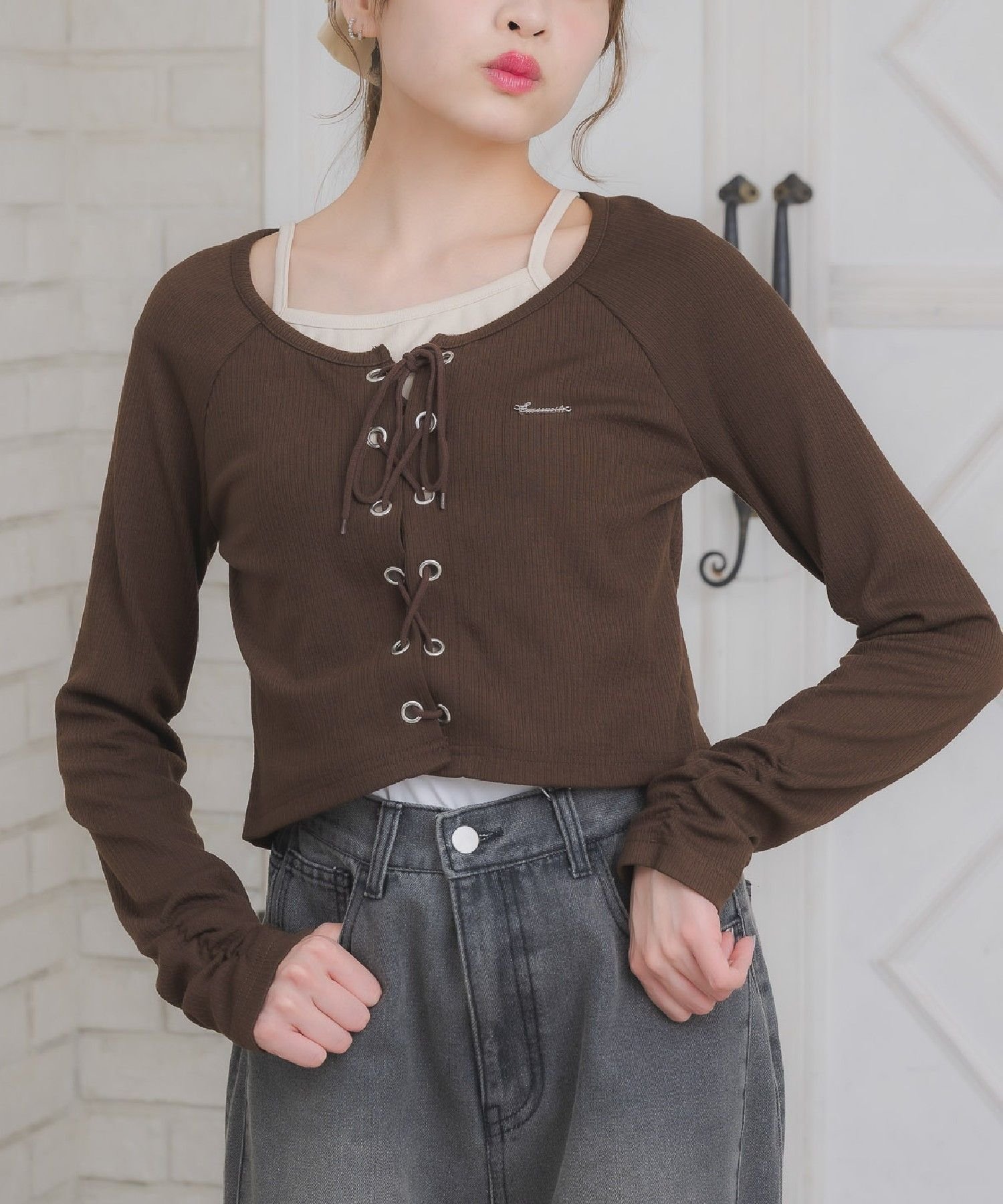【レトロガール/RETRO GIRL】のレースアップレイヤード風ロンTEE インテリア・キッズ・メンズ・レディースファッション・服の通販 founy(ファニー) 　ファッション　Fashion　レディースファッション　Fashion for Women　トップス・カットソー　Cut & Sew Tops　ロングTシャツ・Tシャツ　Longline T-Shirts & Tees　おすすめ　Recommended / Our Picks　カットソー　Cut and Sewn Top　コンパクト　Compact, Small Size　フロント　Front, Front Design　ボトム　Bottoms, Lower Wear　レース　Lace, Lace Fabric　半袖　Short Sleeve, Half Sleeve　夏　Summer　ブラウン|ID: prp329100004740526 ipo3291000000034247604