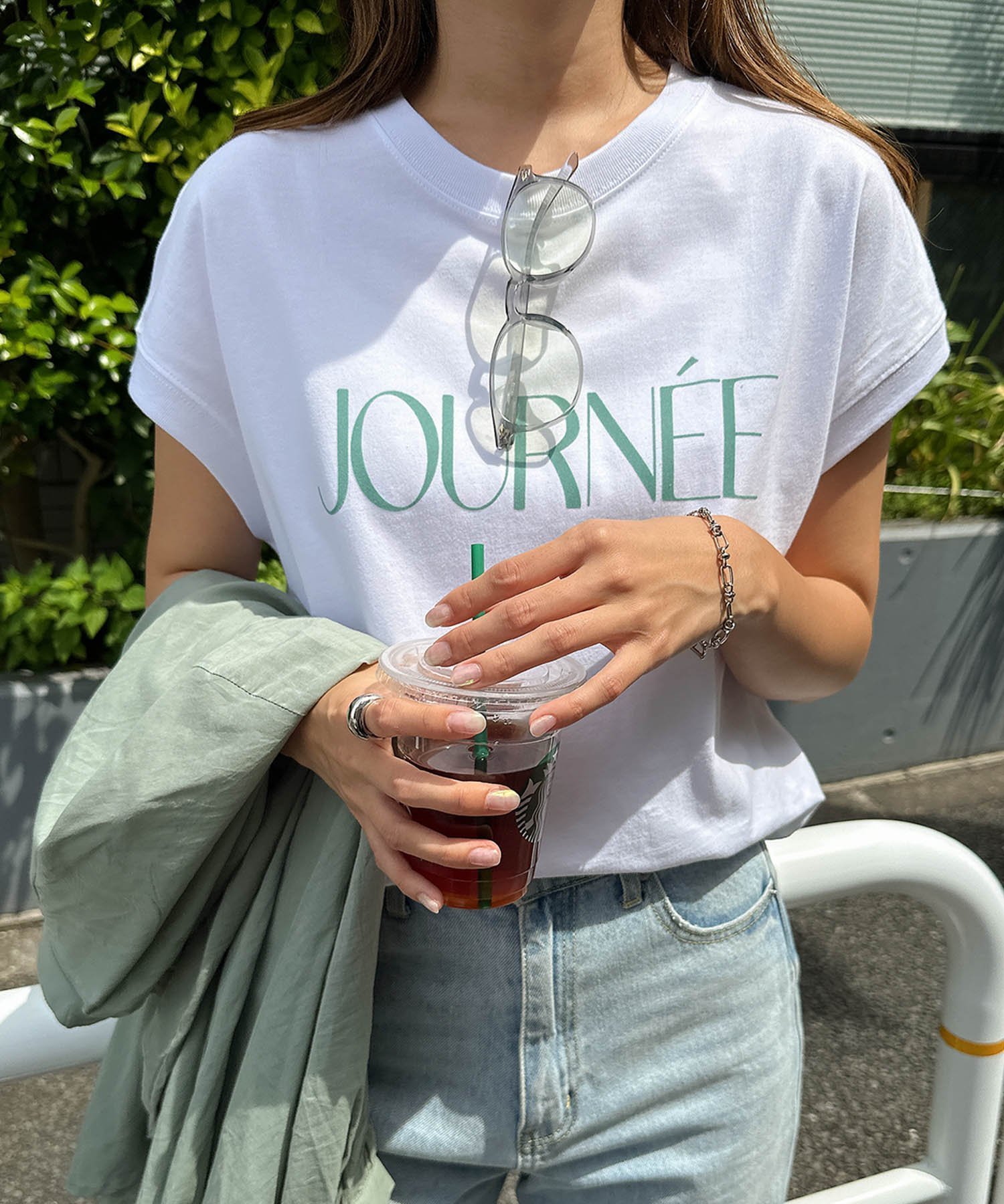 【アンドミー/andme】のロゴプリント フレンチスリーブ Tシャツ インテリア・キッズ・メンズ・レディースファッション・服の通販 founy(ファニー) 　ファッション　Fashion　レディースファッション　Fashion for Women　トップス・カットソー　Cut & Sew Tops　シャツ・ブラウス・オフィスカジュアル　Elegant Blouses & Button-Ups　ロングTシャツ・Tシャツ　Longline T-Shirts & Tees　カットソー　Cut and Sewn Top　スリット　Slit, Slit Detail　スリーブ　Sleeve, Long Sleeve / Short Sleeve　人気　Popular, Best Seller　フェルト　Felt, Felt Fabric　フレンチ　French, French Style　プリント　Print, Printed Pattern　ロング　Long, Long-Length　おすすめ　Recommended / Our Picks　オフホワイト×ブルーグリーン|ID: prp329100004740552 ipo3291000000034247900