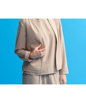 【マッキントッシュ フィロソフィー/MACKINTOSH PHILOSOPHY】のバックサテンノーカラージップジャケット 人気、トレンドファッション・服の通販 founy(ファニー) ファッション Fashion レディースファッション Fashion for Women アウター Coat / Outerwear Collection レディースジャケット・軽アウター Jackets おすすめ Recommended / Our Picks カーディガン Cardigan, Knitwear ストレッチ Stretch, Stretchy Fabric セットアップ Set-Up, Coordinated Outfit テーパード Tapered, Tapered Pants ドレープ Drape, Draping Fabric ワイド Wide, Wide Fit 吸水 Absorbent, Quick-Dry 夏 Summer 春 Spring 秋 Autumn |ID:prp329100004740558