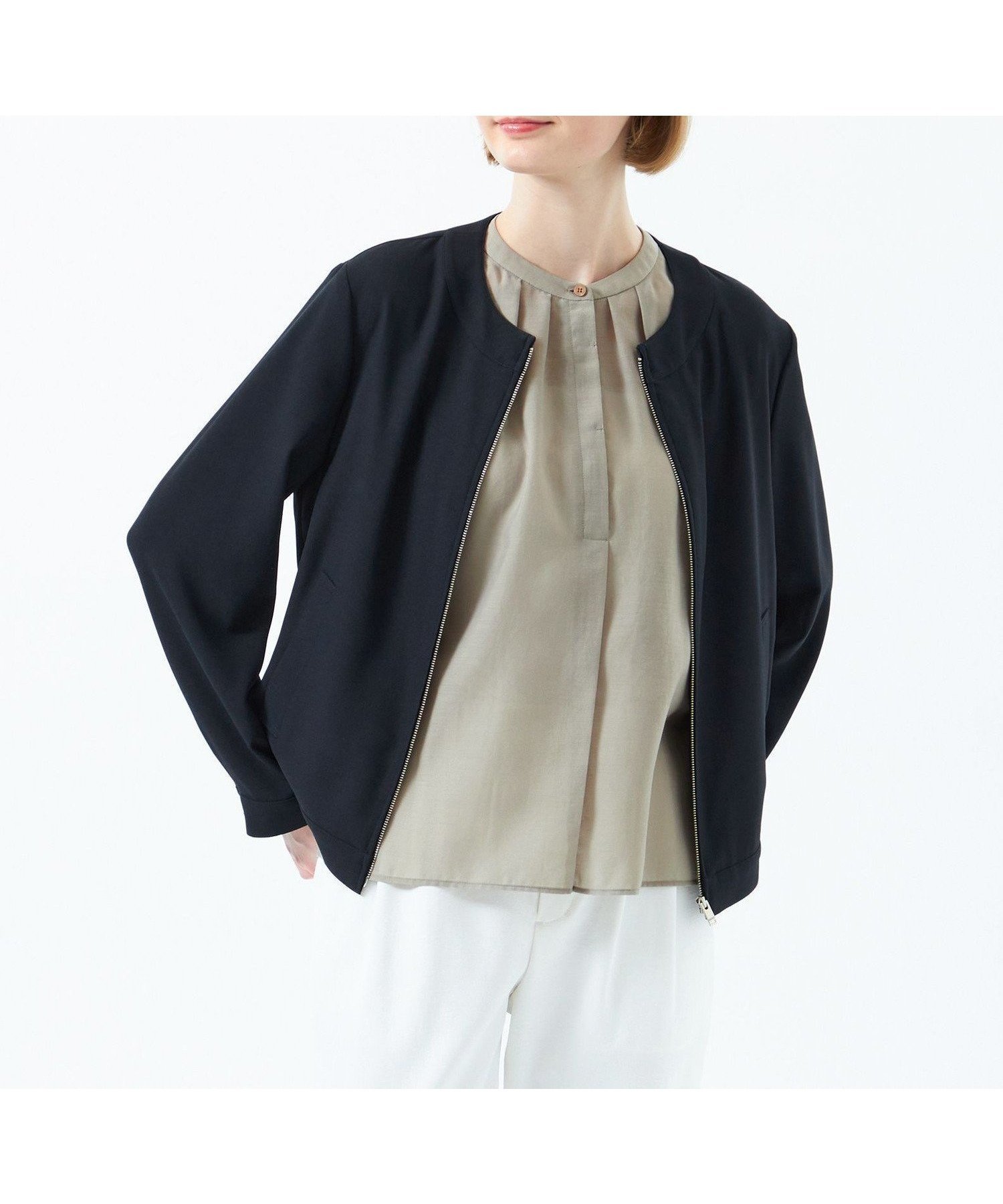 【マッキントッシュ フィロソフィー/MACKINTOSH PHILOSOPHY】のバックサテンノーカラージップジャケット インテリア・キッズ・メンズ・レディースファッション・服の通販 founy(ファニー) 　ファッション　Fashion　レディースファッション　Fashion for Women　アウター　Coat / Outerwear Collection　レディースジャケット・軽アウター　Jackets　おすすめ　Recommended / Our Picks　カーディガン　Cardigan, Knitwear　ストレッチ　Stretch, Stretchy Fabric　セットアップ　Set-Up, Coordinated Outfit　テーパード　Tapered, Tapered Pants　ドレープ　Drape, Draping Fabric　ワイド　Wide, Wide Fit　吸水　Absorbent, Quick-Dry　夏　Summer　春　Spring　秋　Autumn　ネイビー|ID: prp329100004740558 ipo3291000000034247969