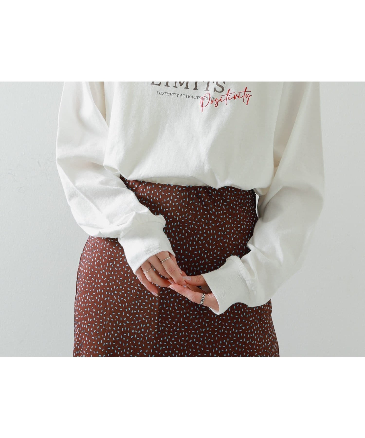 【センスオブプレイス/SENSE OF PLACE by URBAN RESEARCH】のグラフィックTシャツ インテリア・キッズ・メンズ・レディースファッション・服の通販 founy(ファニー) ファッション Fashion レディースファッション Fashion for Women トップス・カットソー Cut & Sew Tops シャツ・ブラウス・オフィスカジュアル Elegant Blouses & Button-Ups ロングTシャツ・Tシャツ Longline T-Shirts & Tees 2025年 2025 2025春夏・S/S Spring/Summer 2025 SS25 グラフィック Graphic, Graphic Design プリント Print, Printed Pattern 人気 Popular, Best Seller 夏 Summer 春 Spring S/S・春夏 SS, Spring/Summer, Warm Season GRAPHIC-C|ID: prp329100004740563 ipo3291000000034454524