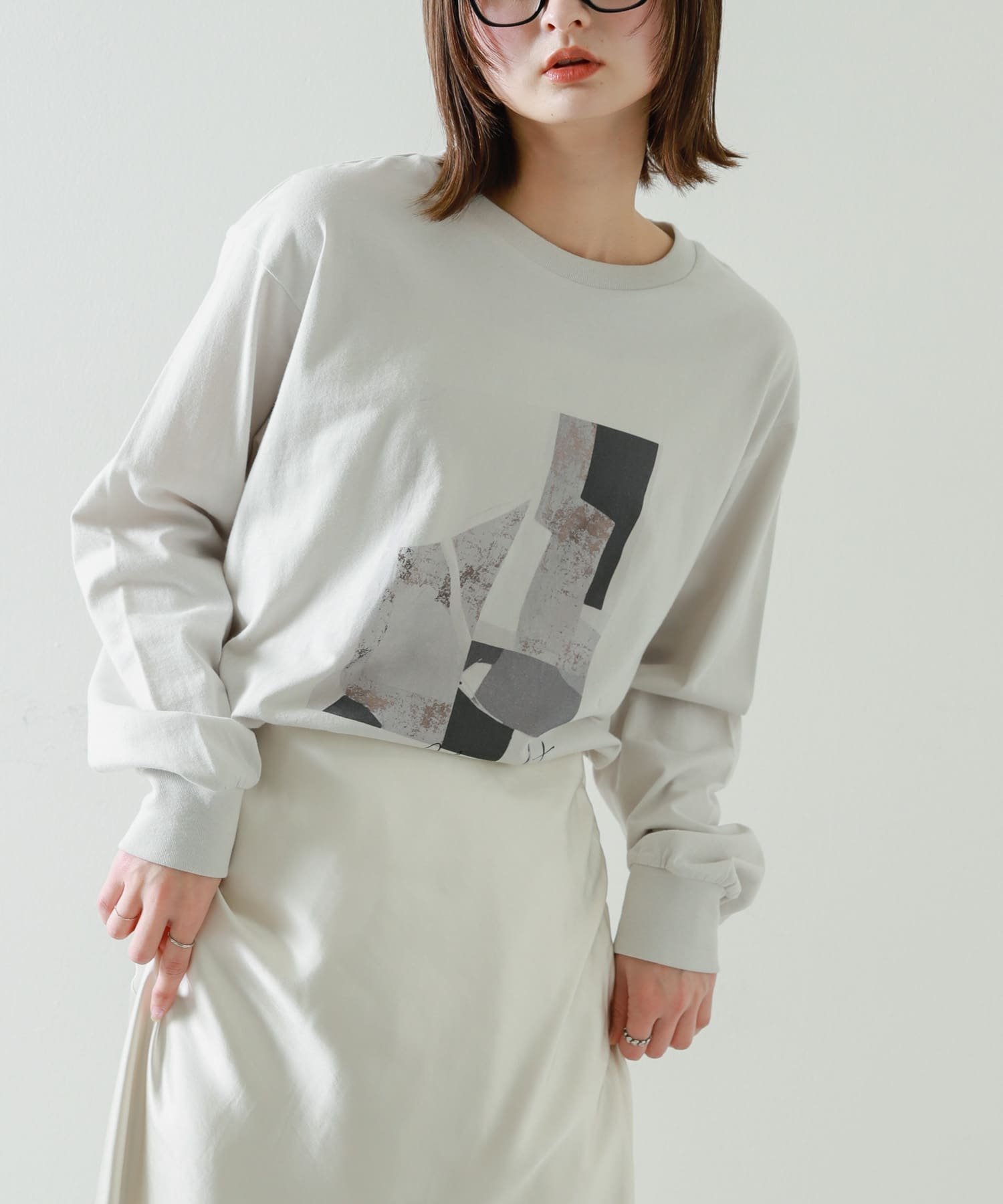 【センスオブプレイス/SENSE OF PLACE by URBAN RESEARCH】のグラフィックTシャツ インテリア・キッズ・メンズ・レディースファッション・服の通販 founy(ファニー) ファッション Fashion レディースファッション Fashion for Women トップス・カットソー Cut & Sew Tops シャツ・ブラウス・オフィスカジュアル Elegant Blouses & Button-Ups ロングTシャツ・Tシャツ Longline T-Shirts & Tees 2025年 2025 2025春夏・S/S Spring/Summer 2025 SS25 グラフィック Graphic, Graphic Design プリント Print, Printed Pattern 人気 Popular, Best Seller 夏 Summer 春 Spring S/S・春夏 SS, Spring/Summer, Warm Season GRAPHIC-E|ID: prp329100004740563 ipo3291000000034454529