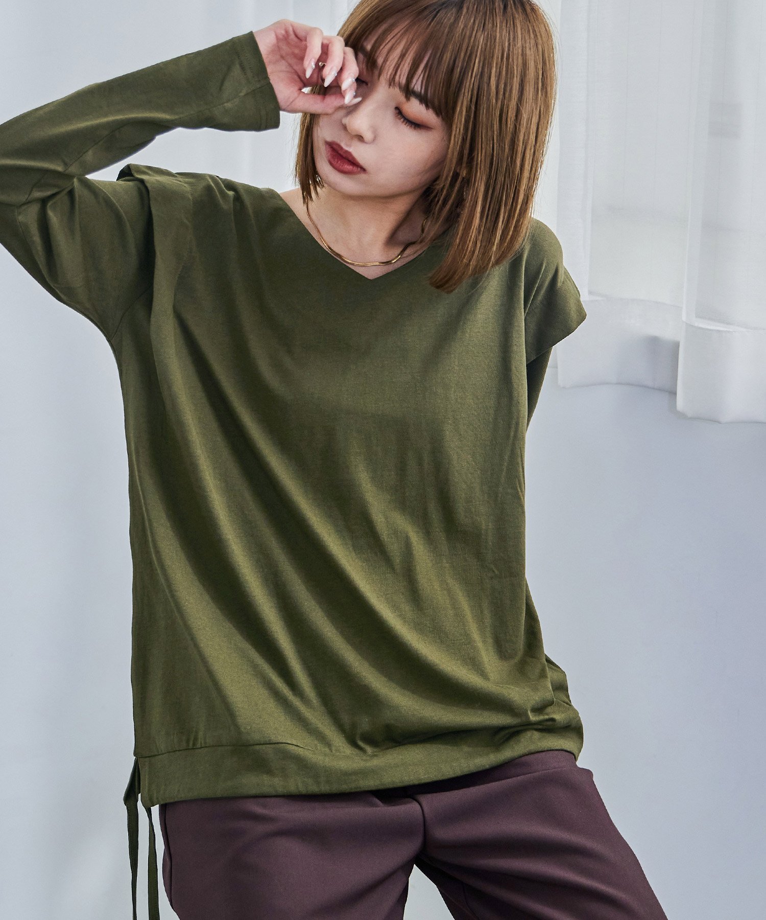 【ビーフラット/bflat】の【M-5L】ショルダータックドローコードVネックカットソー トップス 長袖 Vネック インテリア・キッズ・メンズ・レディースファッション・服の通販 founy(ファニー) 　ファッション　Fashion　レディースファッション　Fashion for Women　トップス・カットソー　Cut & Sew Tops　カットソー・ベーシックTシャツ　Cut-and-Sewn Tops / Stretch Tees & Basics　Vネックトップス　V-Neck Tops / V-Cut Neckline Shirts　シンプル　Simple, Minimal　デコルテ　Décolleté, Neckline　ドレープ　Drape, Draping Fabric　ドローコード　Drawcord, Drawstring Cord　ボックス　Boxy, Box Shape　エレガント 上品　Elegant　長袖　Long Sleeve, Full Sleeve　カーキ|ID: prp329100004740571 ipo3291000000034248159