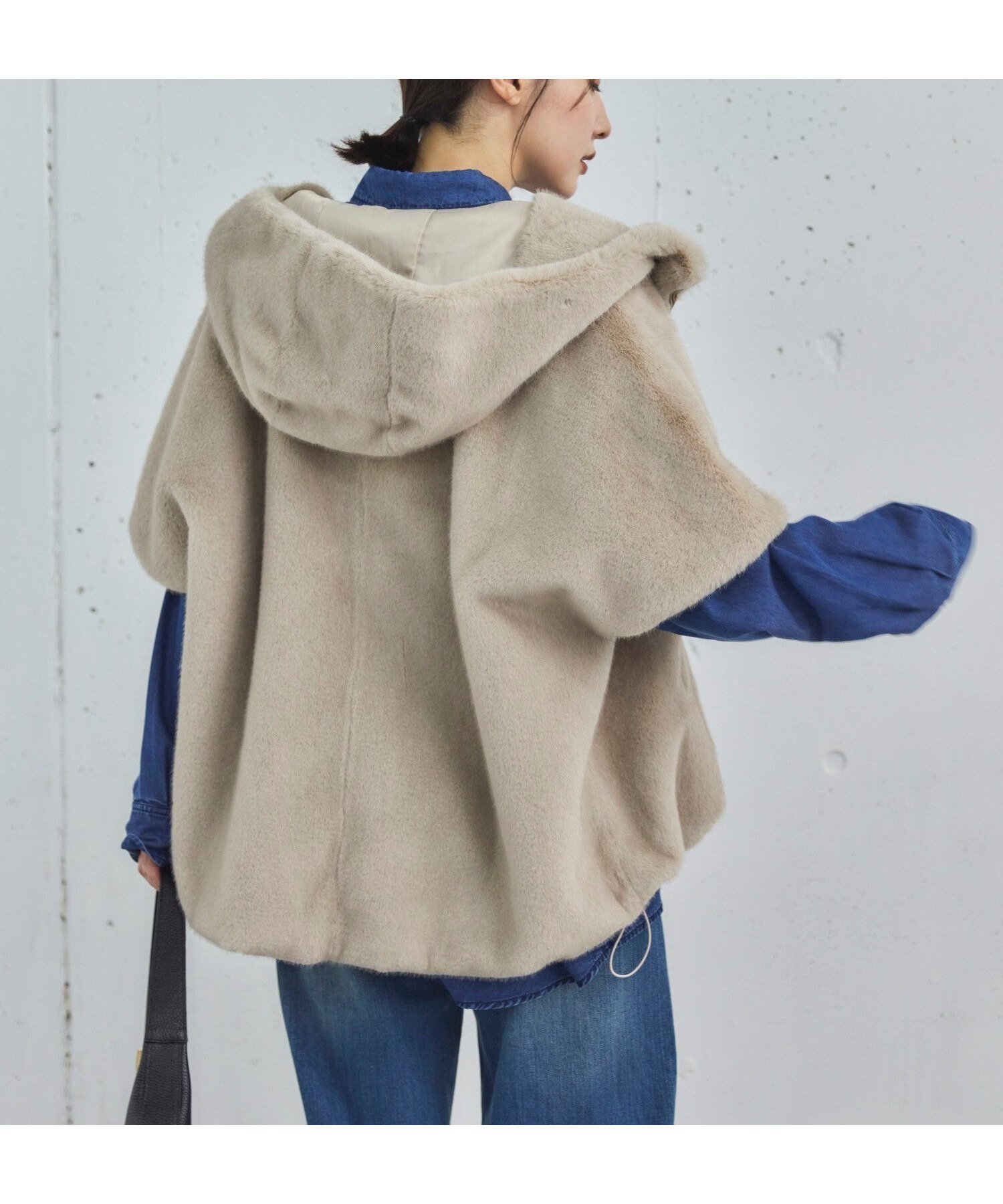 【ドゥ アルシーヴ/Doux archives】のミンクファーライクフーディーベスト 人気、トレンドファッション・服の通販 founy(ファニー) 　ファッション　Fashion　レディースファッション　Fashion for Women　アウター　Coat / Outerwear Collection　トップス・カットソー　Cut & Sew Tops　ベスト&ジレ / 重ね着スタイル　Vests & Gilets　おすすめ　Recommended / Our Picks　シンプル　Simple, Minimal　トレンド　Trend, Trending Now　ドローコード　Drawcord, Drawstring Cord　 other-1|ID: prp329100004740654 ipo3291000000034509215