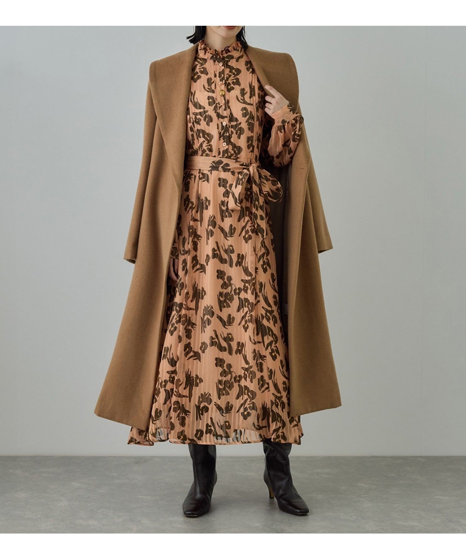 【ロペ/ROPE'】のフラワープリントタックワンピース インテリア・キッズ・メンズ・レディースファッション・服の通販 founy(ファニー) 　ファッション　Fashion　レディースファッション　Fashion for Women　ワンピース　Dresses　インナー　Innerwear　エレガント 上品　Elegant　カーディガン　Cardigan, Knitwear　ギャザー　Gathered, Ruffled　サテン　Satin, Glossy Fabric　シフォン　Chiffon, Lightweight Fabric　ジャケット　Jacket, Outerwear　スタンド　Stand Collar, Upright Stand　ストライプ　Stripe, Striped Pattern　ダウン　Down, Puffer　ドレス　Dress, One-Piece　定番　Standard, Basic Item　フラワー　Flower, Floral　フリル　Frill, Ruffle　プリント　Print, Printed Pattern　ペチコート　Petticoat, Underskirt　ポケット　Pocket, Pocket Detail　A/W・秋冬　Autumn/Winter　冬　Winter / This Winter　おすすめ　Recommended / Our Picks　2025年　2025　2025-2026秋冬・A/W　Autumn/Winter 2025–26 AW25–26　オレンジ系(71)|ID: prp329100004740657 ipo3291000000034249180