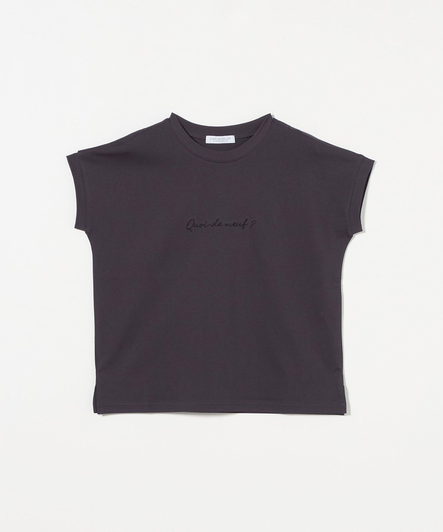 【ユナイテッドアローズ/UNITED ARROWS】のエンブロイダリー フレンチスリーブTシャツ A DAY IN THE LIFE インテリア・キッズ・メンズ・レディースファッション・服の通販 founy(ファニー) 　ファッション　Fashion　レディースファッション　Fashion for Women　トップス・カットソー　Cut & Sew Tops　シャツ・ブラウス・オフィスカジュアル　Elegant Blouses & Button-Ups　ロングTシャツ・Tシャツ　Longline T-Shirts & Tees　インナー　Innerwear　エンブロイダリー　Embroidery Design　カットソー　Cut and Sewn Top　カーディガン　Cardigan, Knitwear　シアー　Sheer, See-Through　シンプル　Simple, Minimal　ジャケット　Jacket, Outerwear　スリーブ　Sleeve, Long Sleeve / Short Sleeve　トレンド　Trend, Trending Now　フレンチ　French, French Style　アウトレット　Outlet / Clearance　おすすめ　Recommended / Our Picks　DK.GRAY|ID: prp329100004740671 ipo3291000000034249331