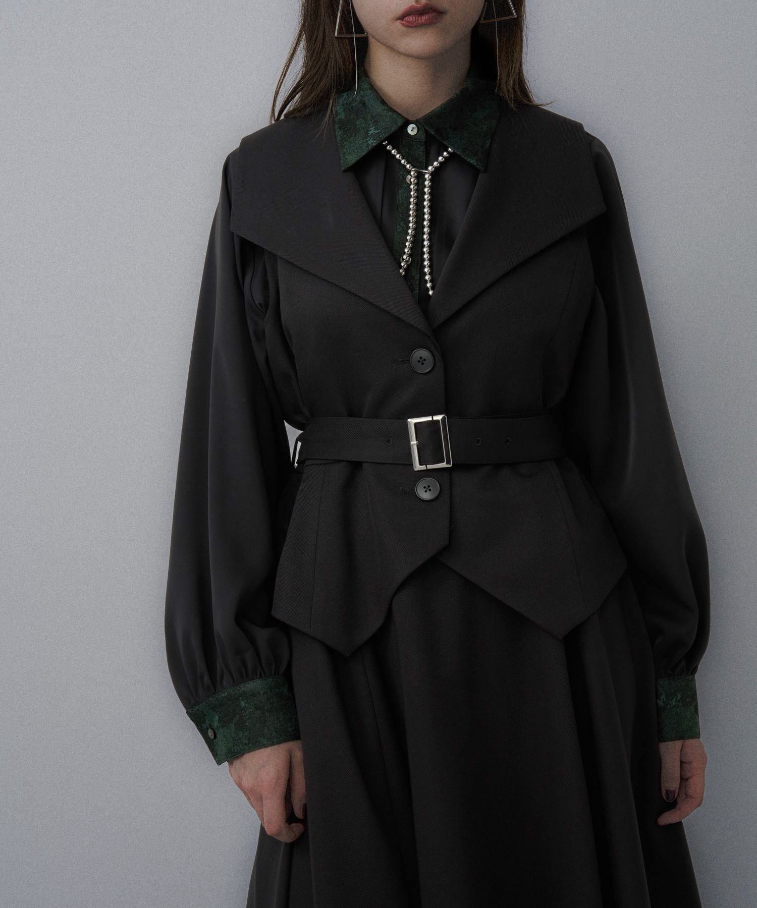 【ハレ/HARE】のVネックレイヤードライクワンピース インテリア・キッズ・メンズ・レディースファッション・服の通販 founy(ファニー) 　ファッション　Fashion　レディースファッション　Fashion for Women　ワンピース　Dresses　インナー　Innerwear　ウェーブ　Wavy Pattern　コルセット　Corset, Bustier　シューズ　Shoes, Footwear　シンプル　Simple, Minimal　ストレート　Straight, Straight Cut　スーツ　Suit, Formalwear　ノースリーブ　Sleeveless, No-Sleeve　バレエ　Ballet, Ballet Style　ビッグ　Big, Oversized　フロント　Front, Front Design　ブラウジング　Blouson Silhouette, Cinched Waist　ベスト　Vest, Waistcoat　ワイド　Wide, Wide Fit　おすすめ　Recommended / Our Picks　エレガント 上品　Elegant　ブラック系その他15|ID: prp329100004740743 ipo3291000000034249996