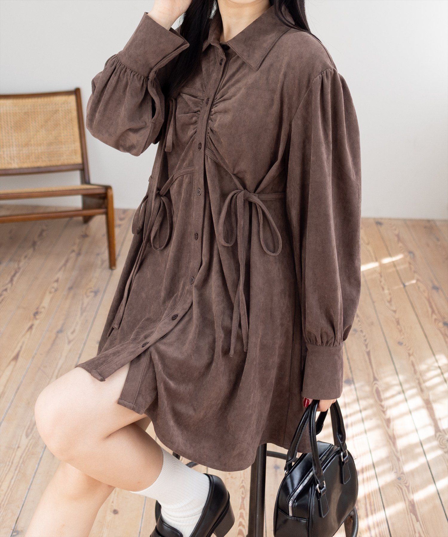 【クリア/clear】のフェイクスエードリボンシャツワンピース インテリア・キッズ・メンズ・レディースファッション・服の通販 founy(ファニー) 　ファッション　Fashion　レディースファッション　Fashion for Women　ワンピース　Dresses　シャツワンピース / 1枚で着映えコーデ　Shirt Dresses　ショート　Short, Short Length　スニーカー　Sneakers, Trainers　チュニック　Tunic, Long Top　フェミニン　Feminine, Girly　リボン　Ribbon, Bow　レギンス　Leggings, Stretch Pants　ロング　Long, Long-Length　A/W・秋冬　Autumn/Winter　おすすめ　Recommended / Our Picks　BR|ID: prp329100004740745 ipo3291000000034250024